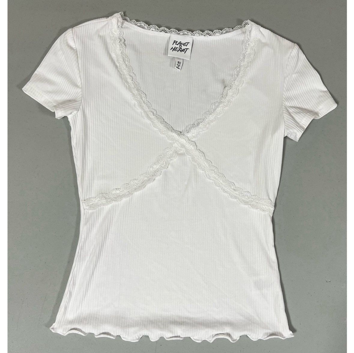 Free Planet White Solid Y2K Lace V-Neck Top T-Shirt Tee Blouse Size XS 🤍 Size XS / US 0-2 / IT 36-38 - 2 Thumbnail