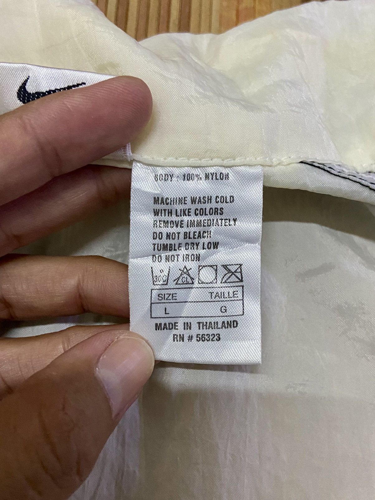 Nike × Vintage VINTAGE 90's NIKE AIR UPTEMPO WINDBREAKER Size US L / EU 52-54 / 3 - 18 Thumbnail