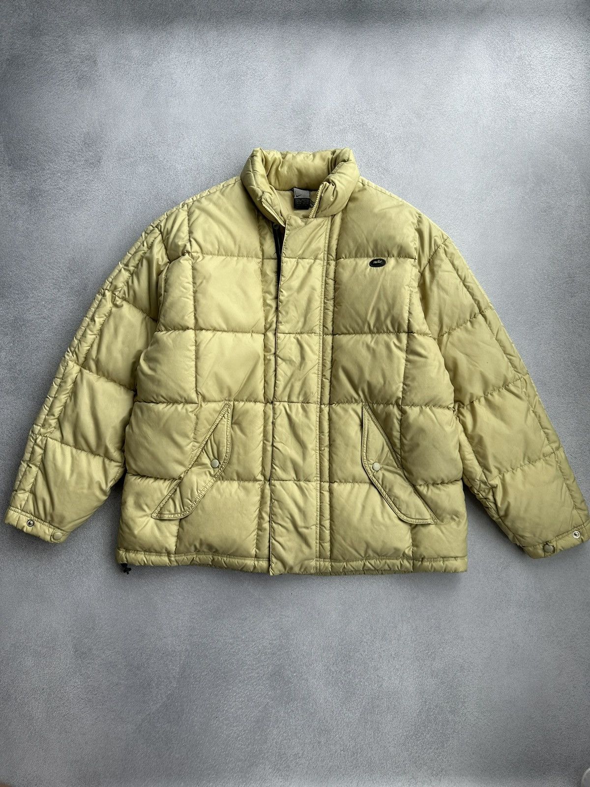 Nike × Vintage Vintage Nike Beige Y2K Heavy Puffer Jacket Size US L / EU 52-54 / 3 - 1 Thumbnail