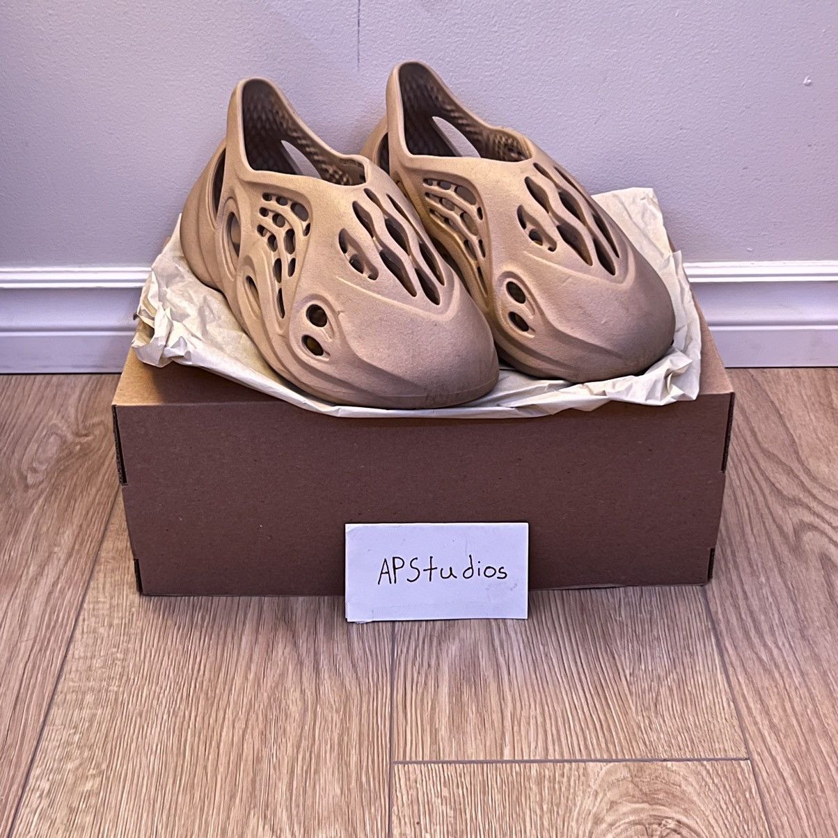 Adidas × Yeezy Adidas Yeezy Foam RNNR Mist Size US 10 / EU 43 - 1 Thumbnail