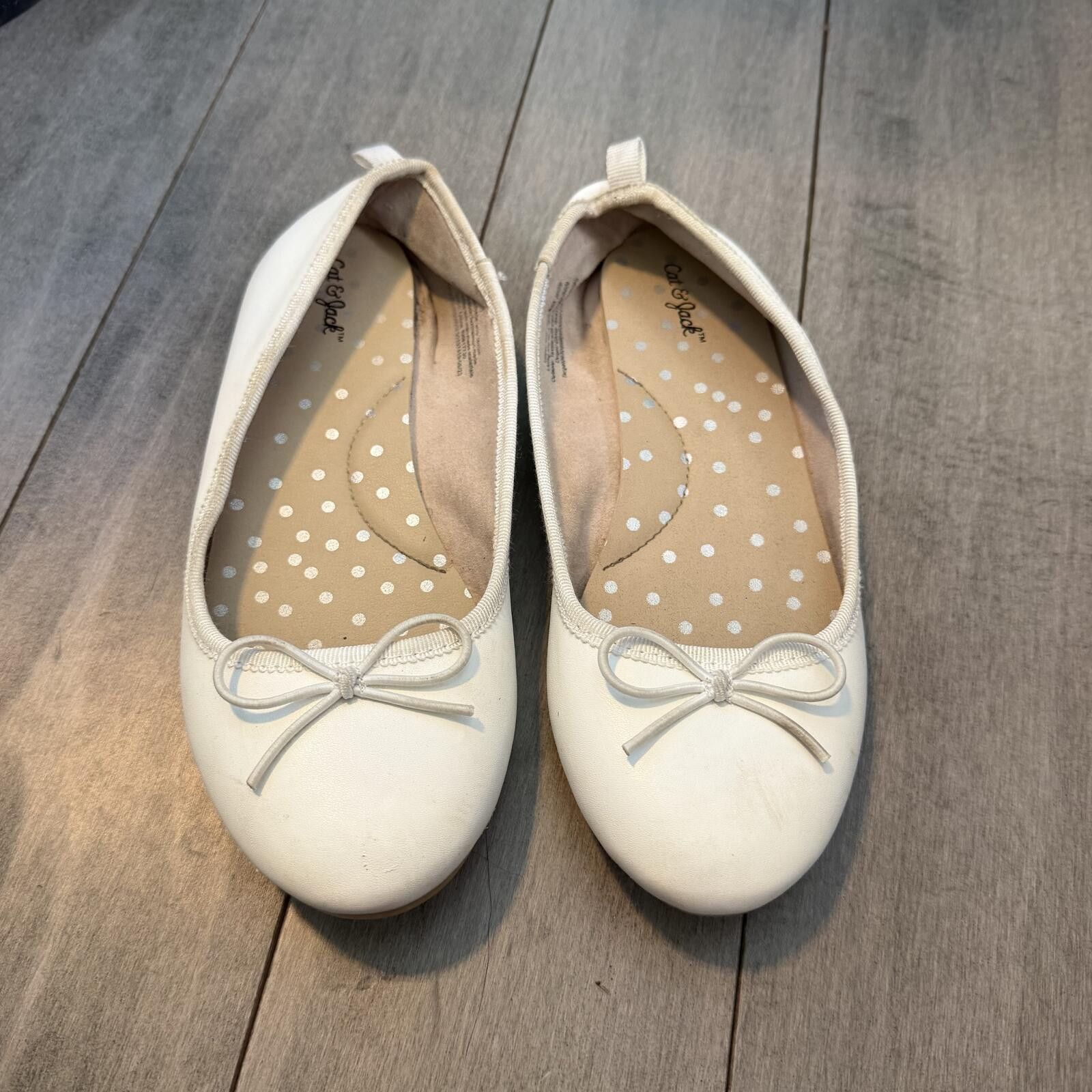 Other Cat & Jack White Ballet Flats with Bow Detail Size 1 Big Kid Size US 4 / IT 34 - 3 Thumbnail
