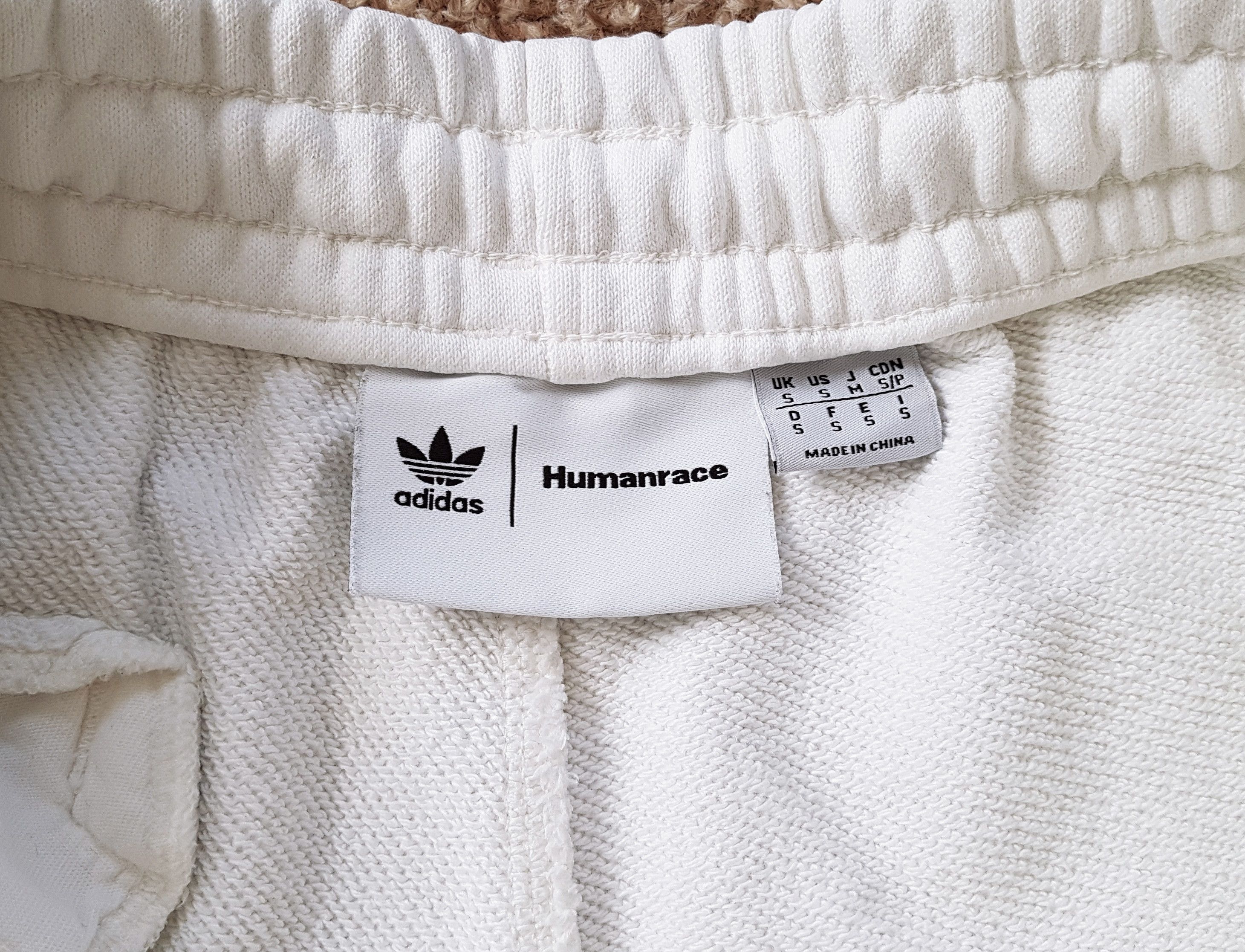 Adidas ADIDAS X PHARRELL WILLIAMS HUMAN RACE BASICS SHORTS sz S Size US 30 / EU 46 - 5 Thumbnail