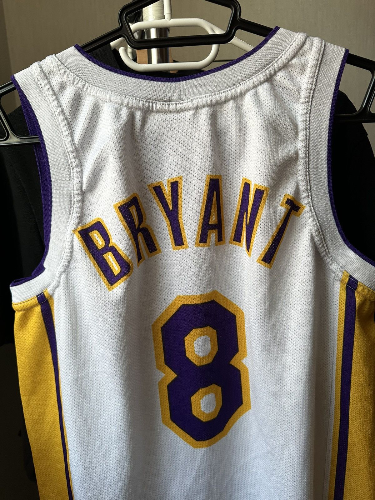 Champion Kobe Bryant 8 Lakers Champion White NBA Basketball Jersey Size US S / EU 44-46 / 1 - 4 Thumbnail