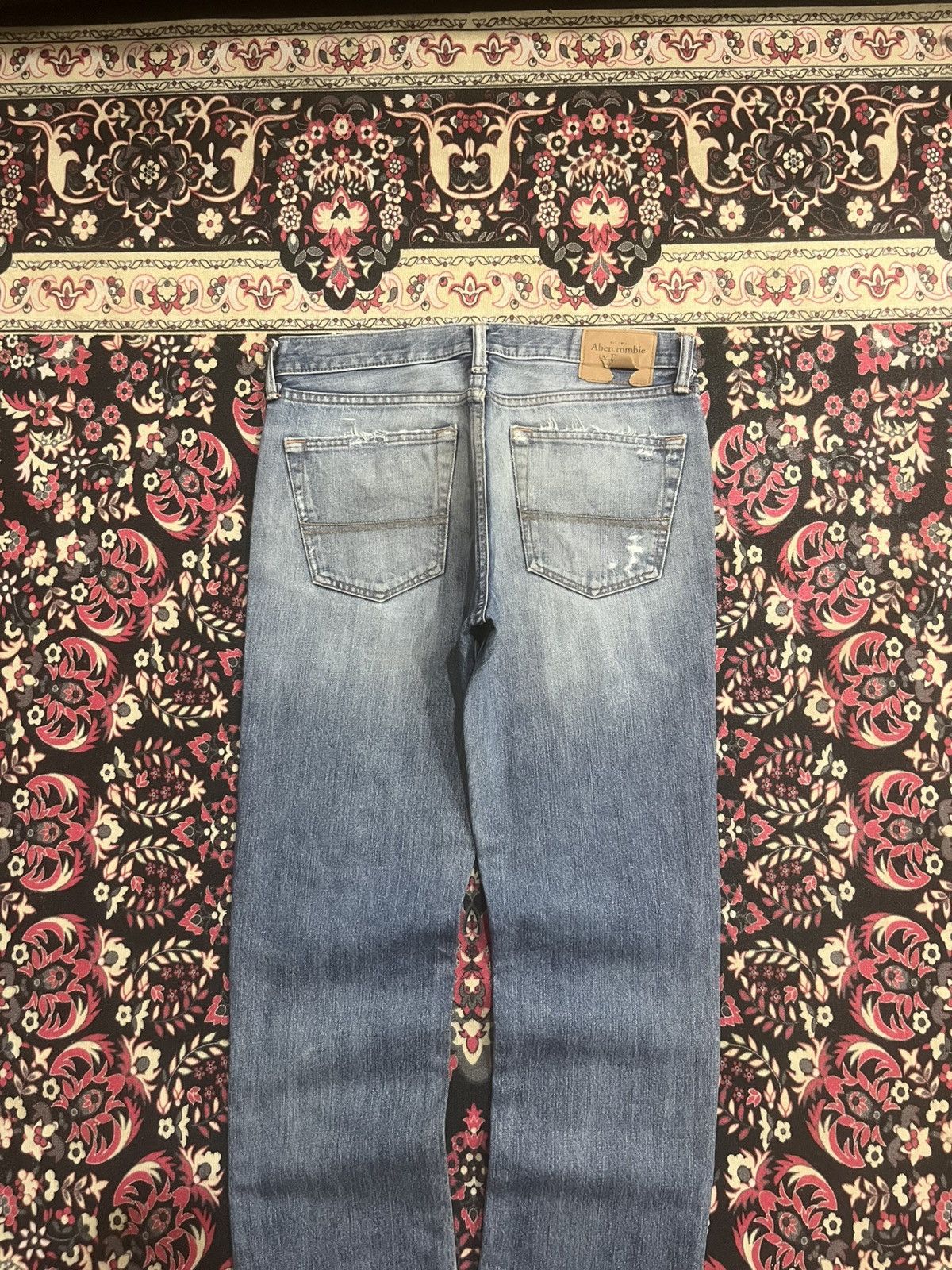 Abercrombie & Fitch Abercrombie & Fitch Light Blue Distressed Slim Straight Jean Size US 31 - 8 Thumbnail