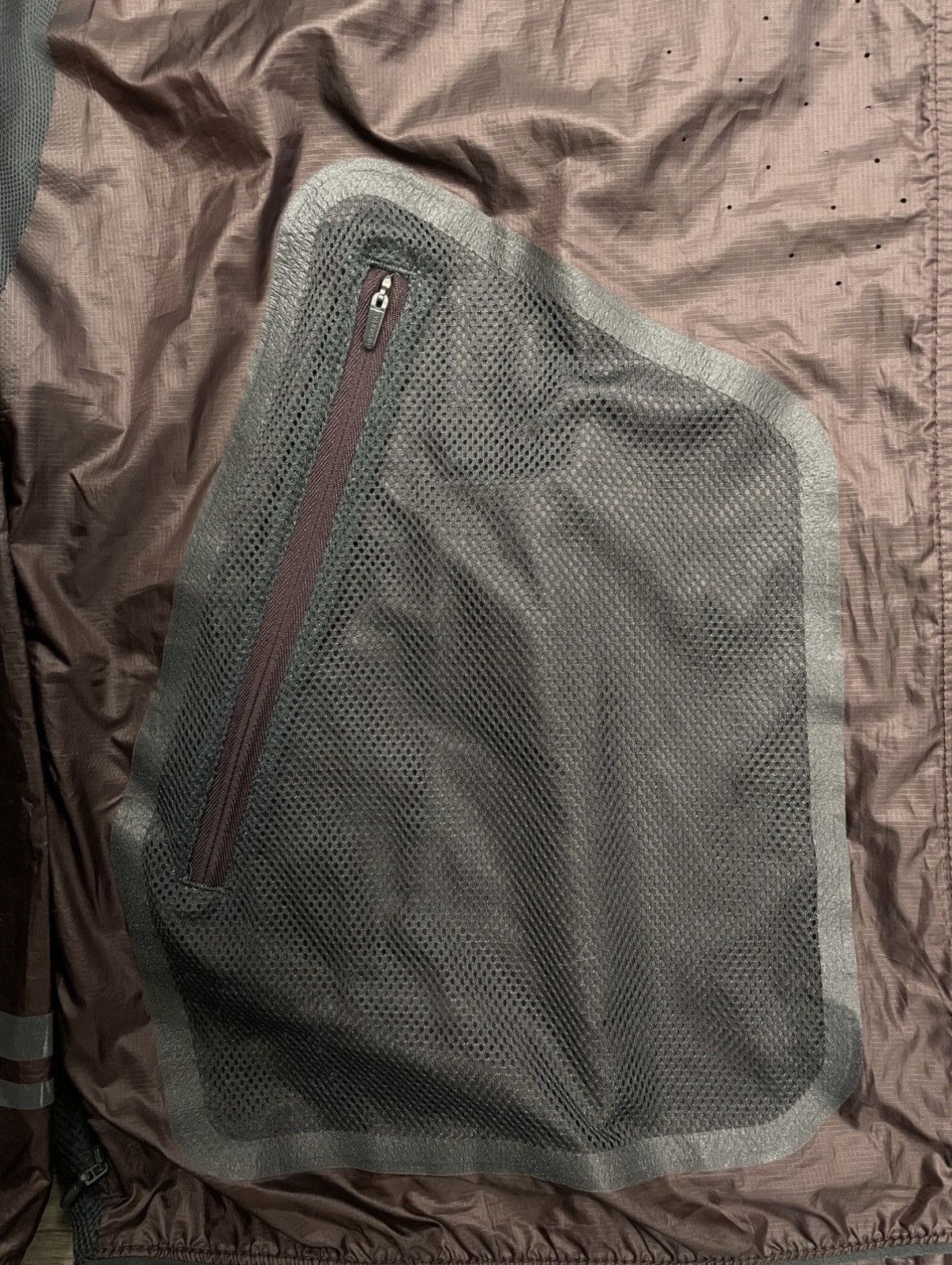 Nike × Undercover Nike x Undercover Gyakusou Light Windbreaker Size US L / EU 52-54 / 3 - 7 Thumbnail