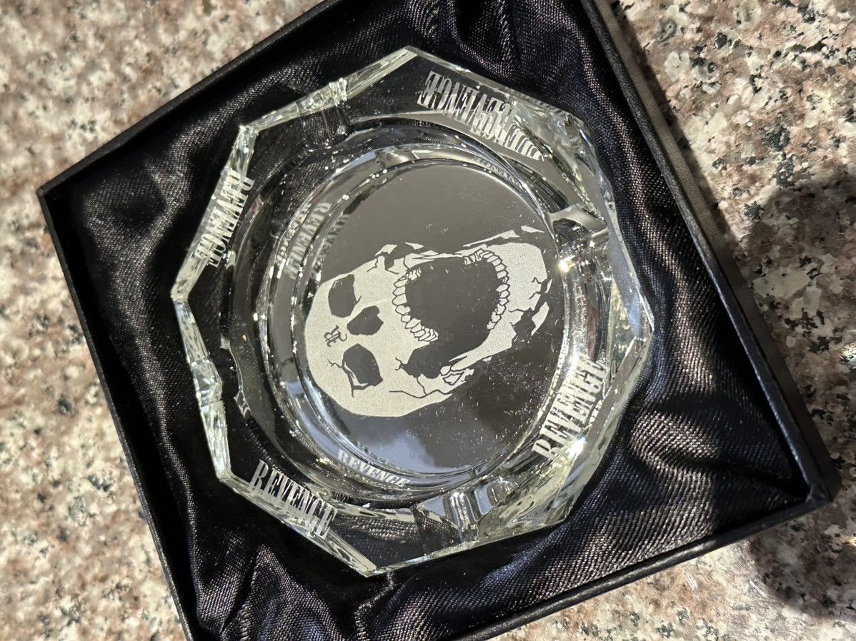 Revenge Skull Glass Ashtray White - Revenge Gallery Ash Tray Size ONE SIZE - 2 Thumbnail