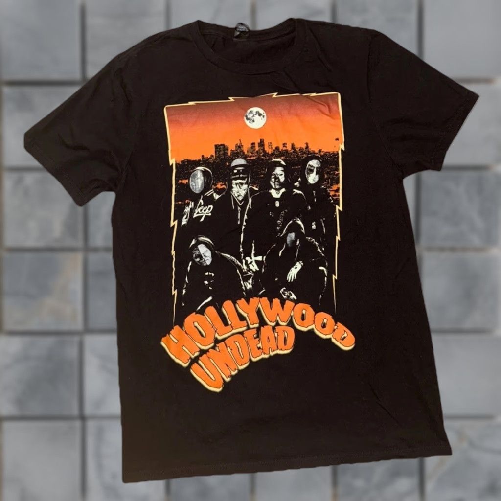 Vintage VINTAGE Hollywood Undead Band T-Shirt Black Small S 17x22 Graphic Print Men Rock Metalcore Shirts Mens Size US S / EU 44-46 / 1 - 1 Thumbnail