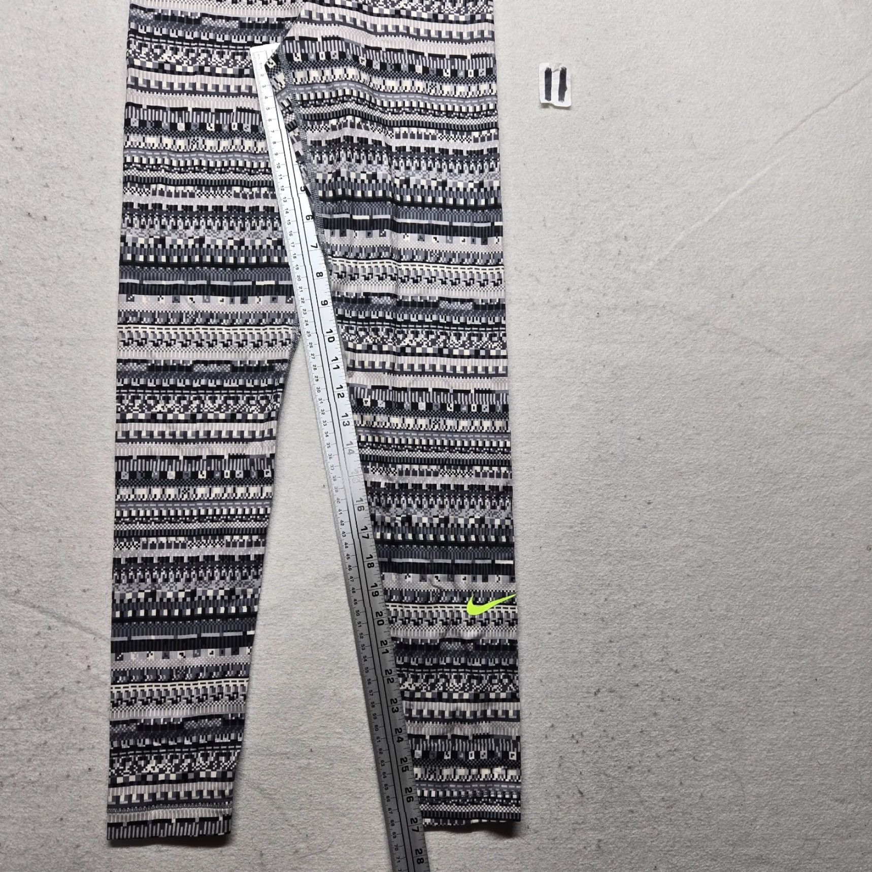 Nike Nike Pro Gym Pants Women Leggings Skinny Gray Small S Adult Size 28" / US 6 / IT 42 - 7 Thumbnail