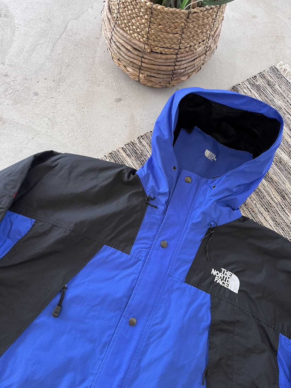 The North Face Vintage The North Face GoreTex Jacket Blue Black Outdoor Y2K Size US XXL / EU 58 / 5 - 4 Thumbnail