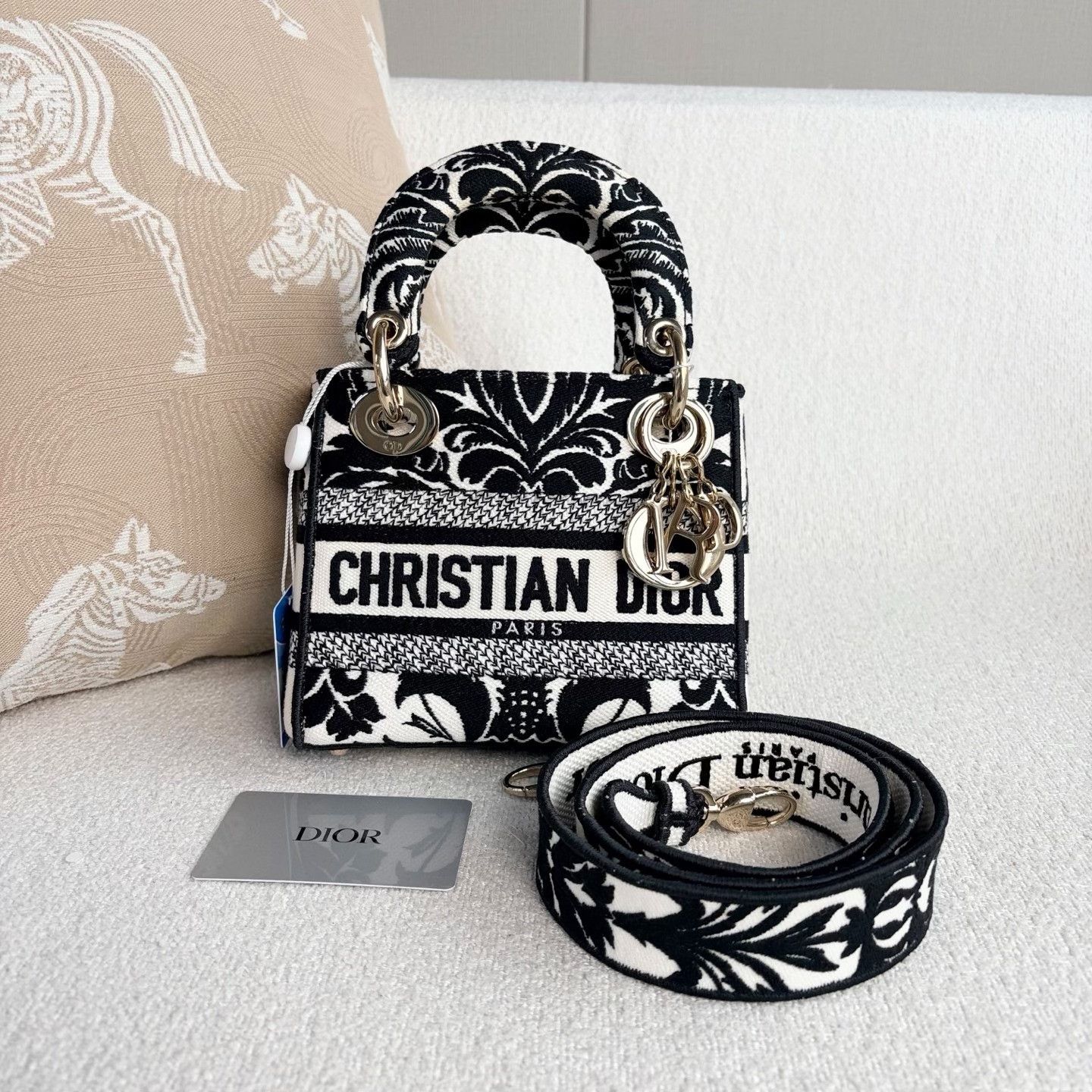 Dior Pre-loved Bag Very good condition Size ONE SIZE - 1 Thumbnail
