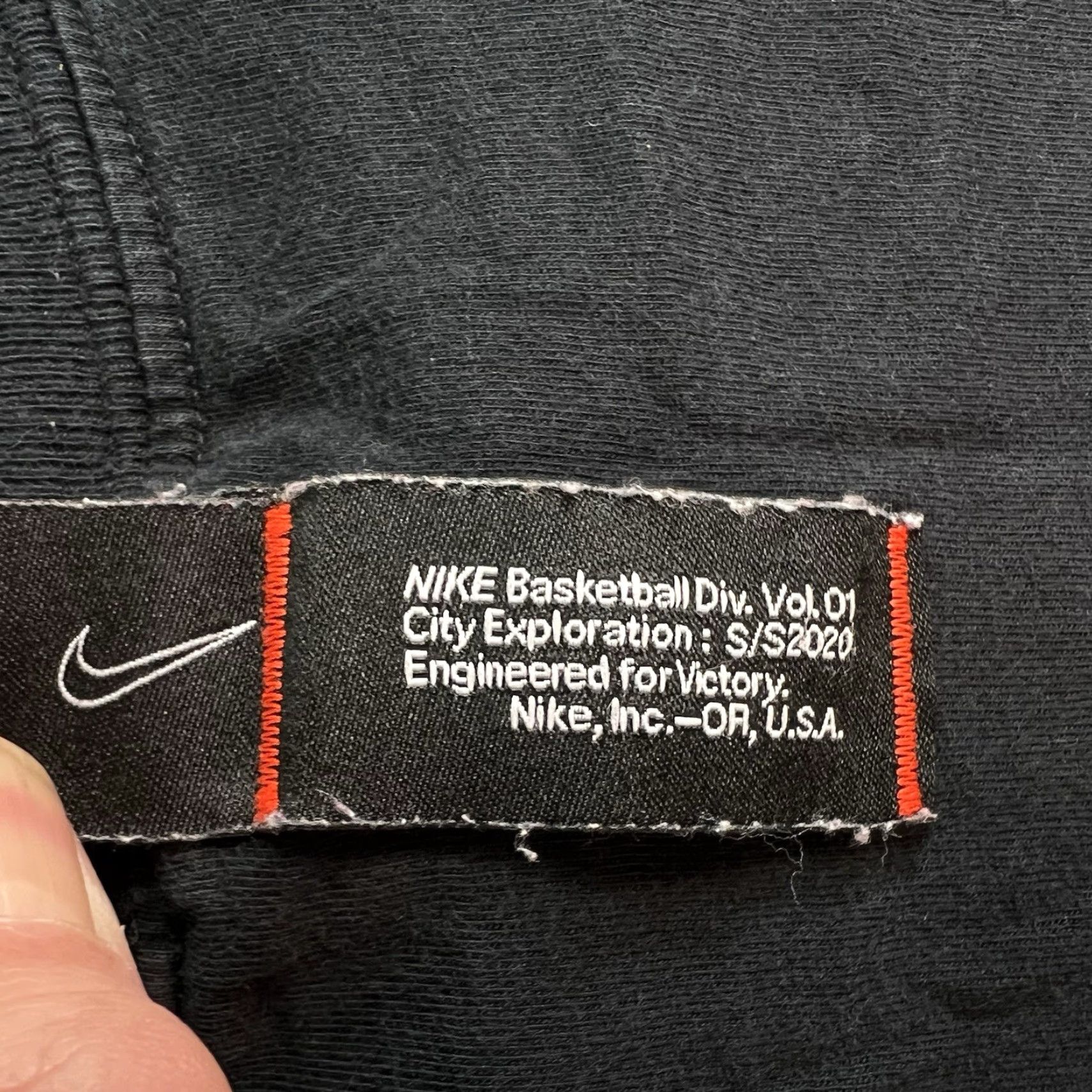 Nike Nike Exploration Basketball Graphic T-Shirt Mens Medium Black Sports Tee Size US M / EU 48-50 / 2 - 5 Thumbnail