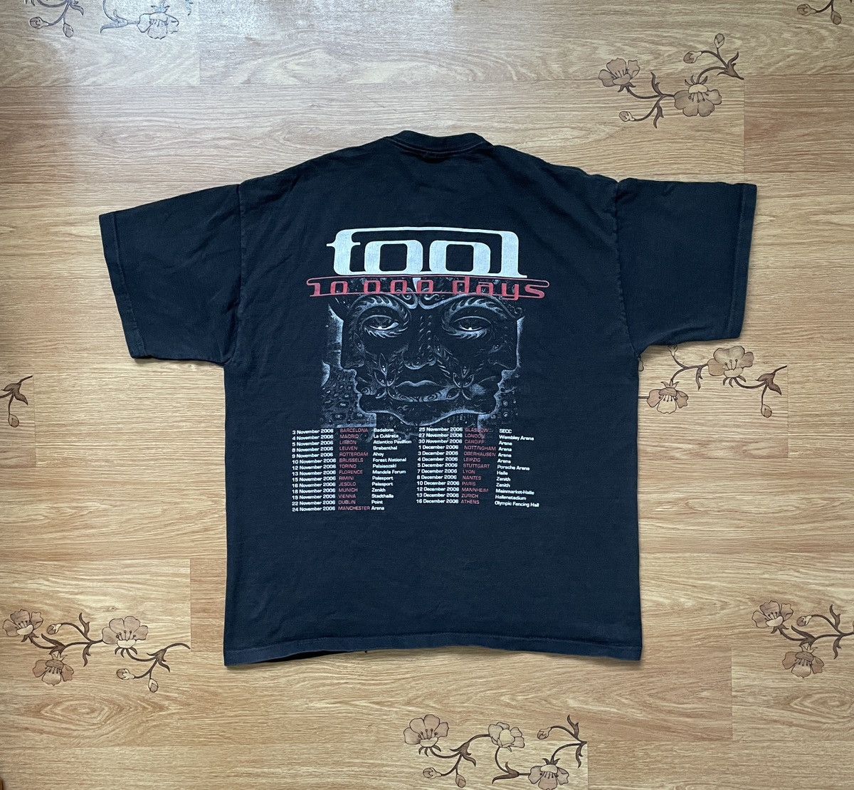 Vintage Vintage Rare TOOL 10000 Day 2006 European Tour Tee T Shirt Size US L / EU 52-54 / 3 - 9 Thumbnail