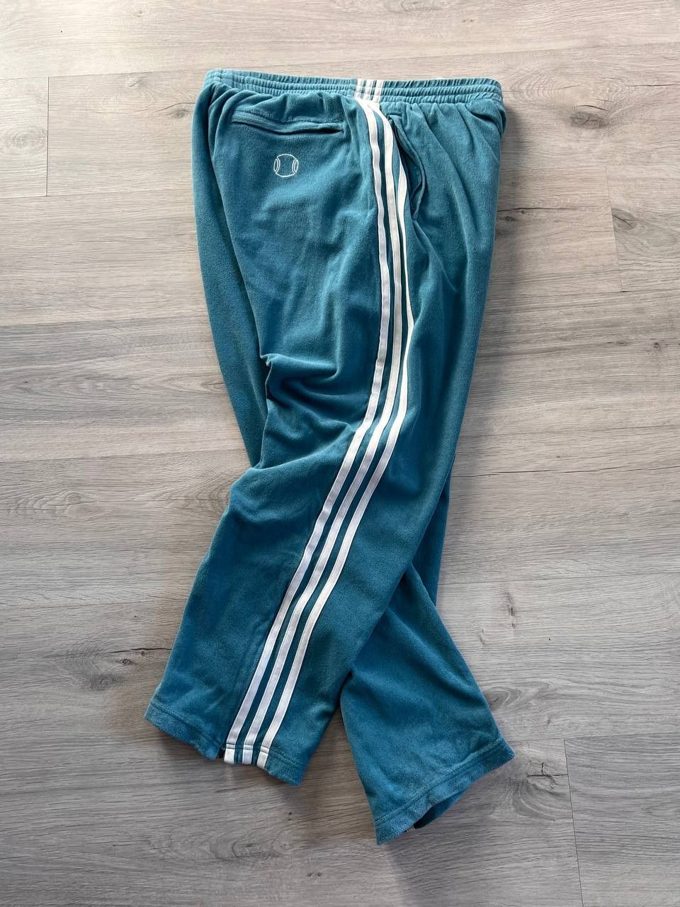 Adidas Adidas Velver Pants Streetwear Size US 36 / EU 52 - 1 Thumbnail
