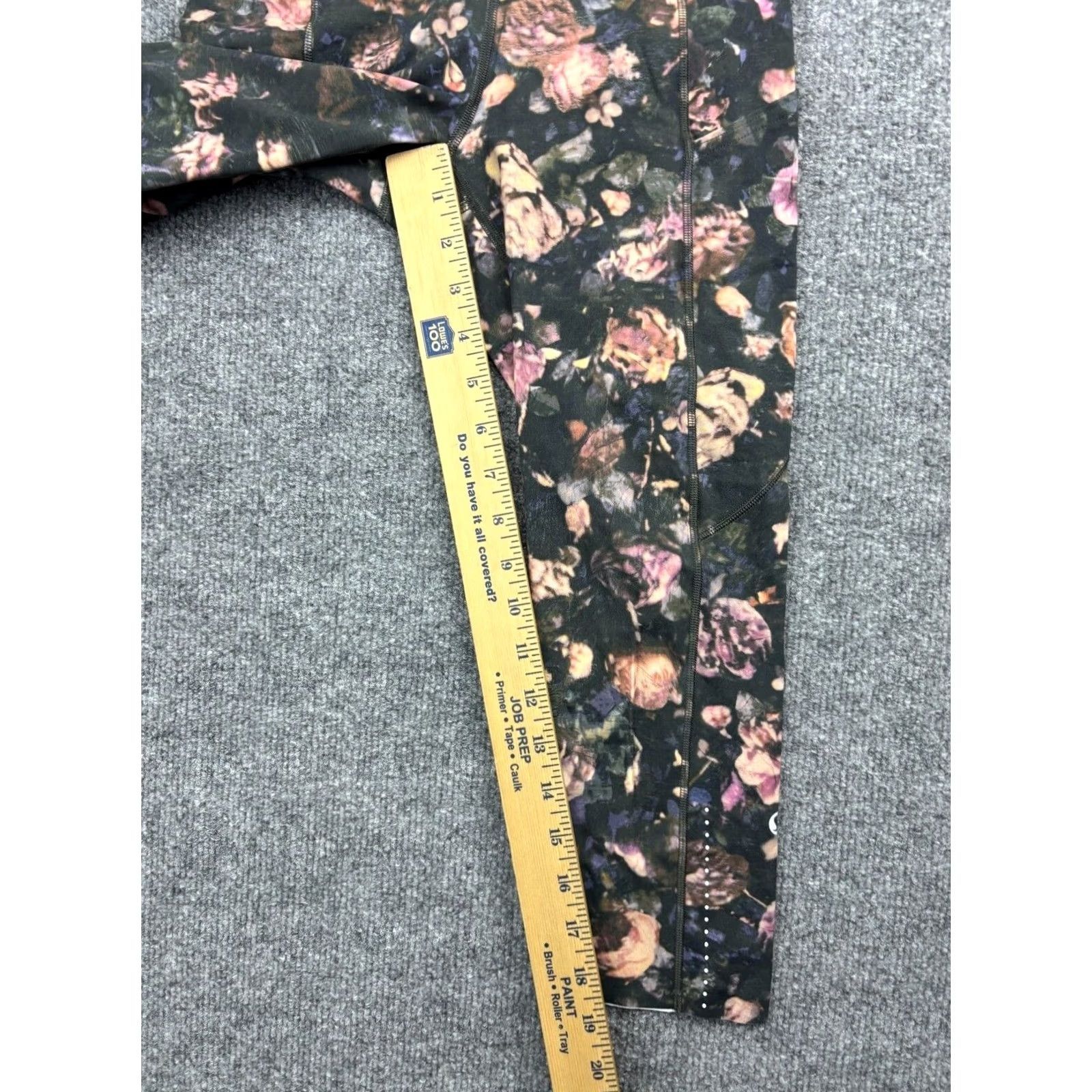 Lululemon Lululemon Speed Up Tight 28” Legging Women's 4 Gray Pink Floral Print Cropped Cropped Floral Print Tight Size 27" / US 4 / IT 40 - 4 Thumbnail