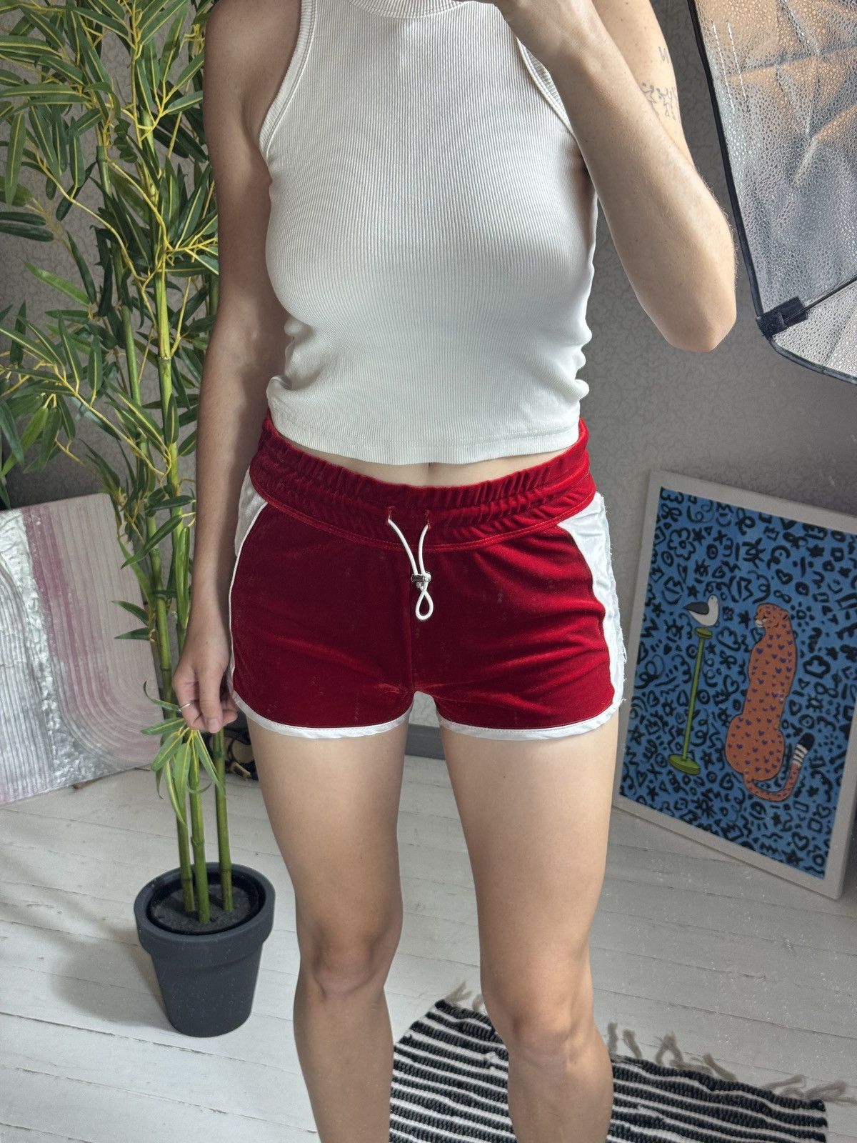 Dolce & Gabbana VINTAGE DOLCE&GABBANA VELOUR MINI SHORTS Size 28" / US 6 / IT 42 - 2 Thumbnail