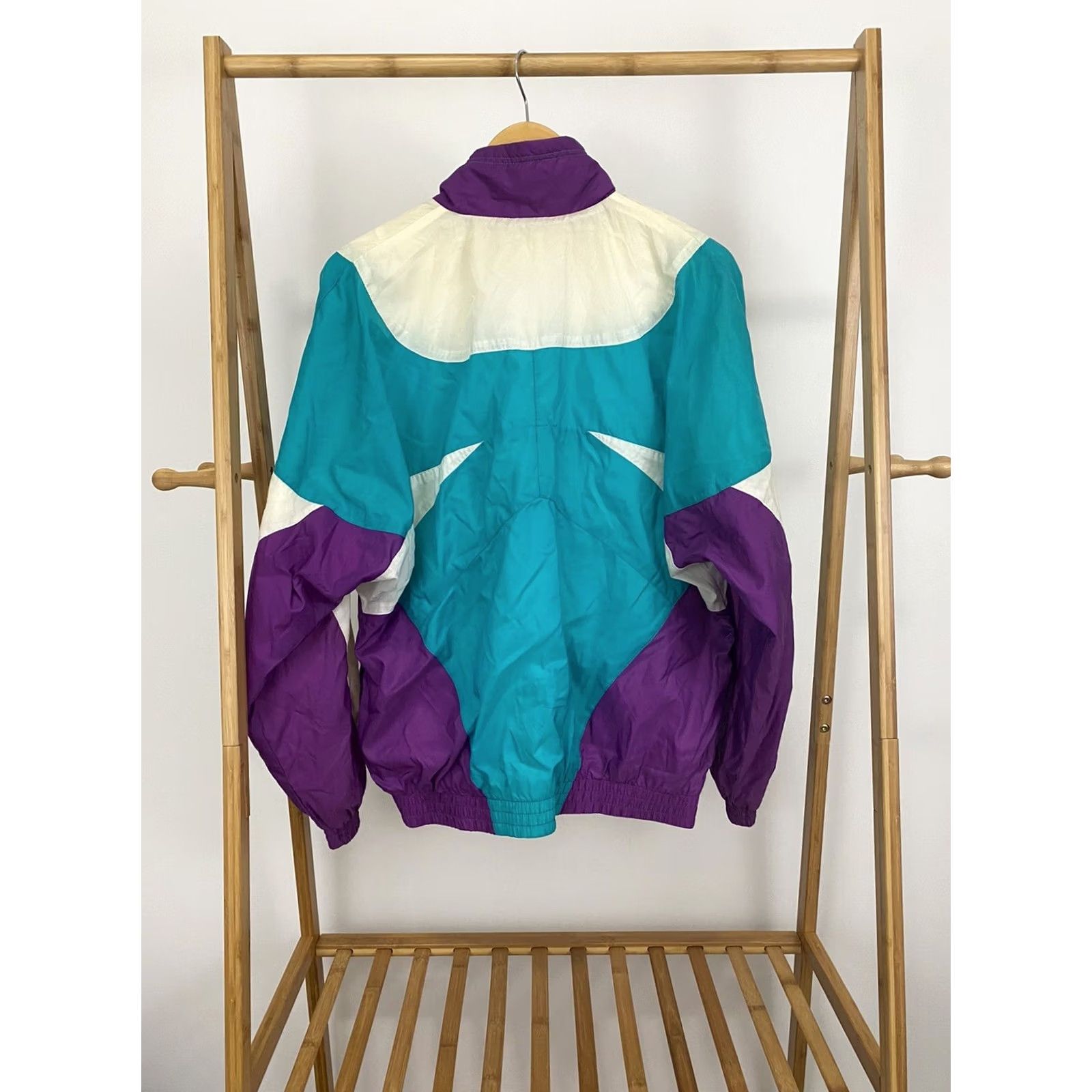Nike VTG Nike 80s Windbreaker Jacket Full Zip Swoosh Bold Colorful Hornets L Mens Size US L / EU 52-54 / 3 - 2 Thumbnail