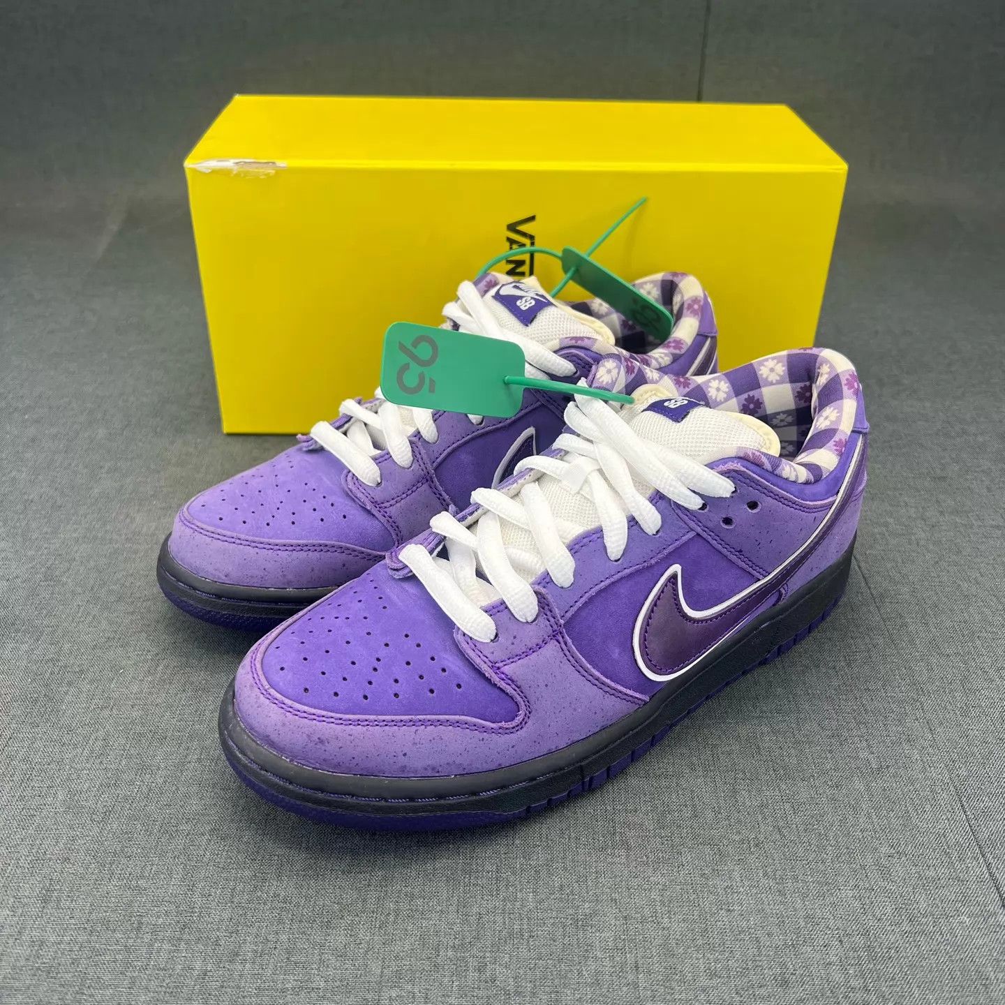 Nike Nike Dunk SB Purple Lobster 42.5 Worn 1x with Box Size US 9.5 / EU 42-43 - 1 Thumbnail