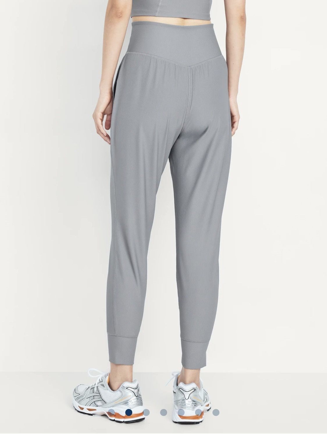 Old Navy Grey Old Navy High Rise joggers with pockets. Brand NEW!! Size 27" / US 4 / IT 40 - 2 Thumbnail