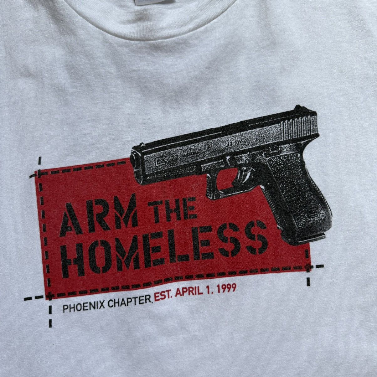 Vintage Vintage ‘99 Arm The Homeless T-Shirt Size US XL / EU 56 / 4 - 5 Thumbnail