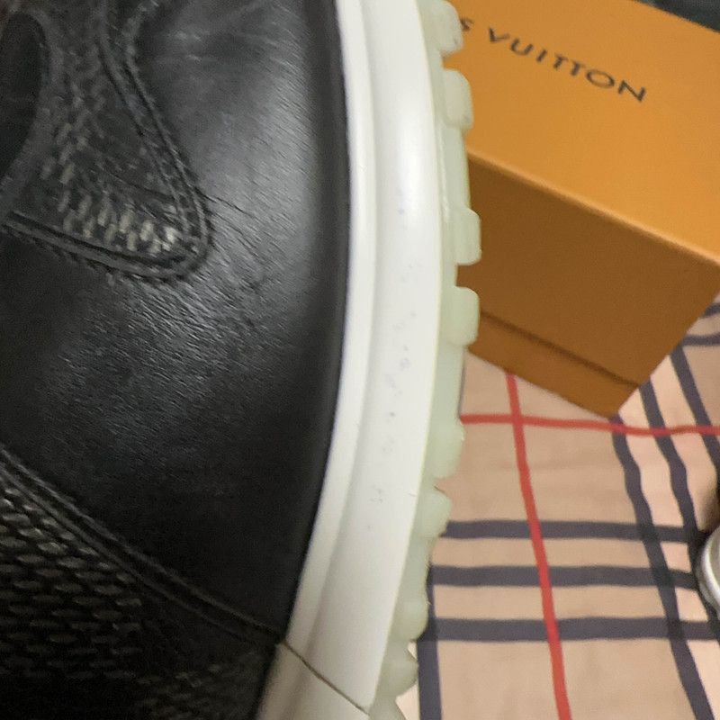 Louis Vuitton Louis Vuitton Run Away Low Top Sneakers 0079 Size US 9.5 / IT 39.5 - 6 Thumbnail