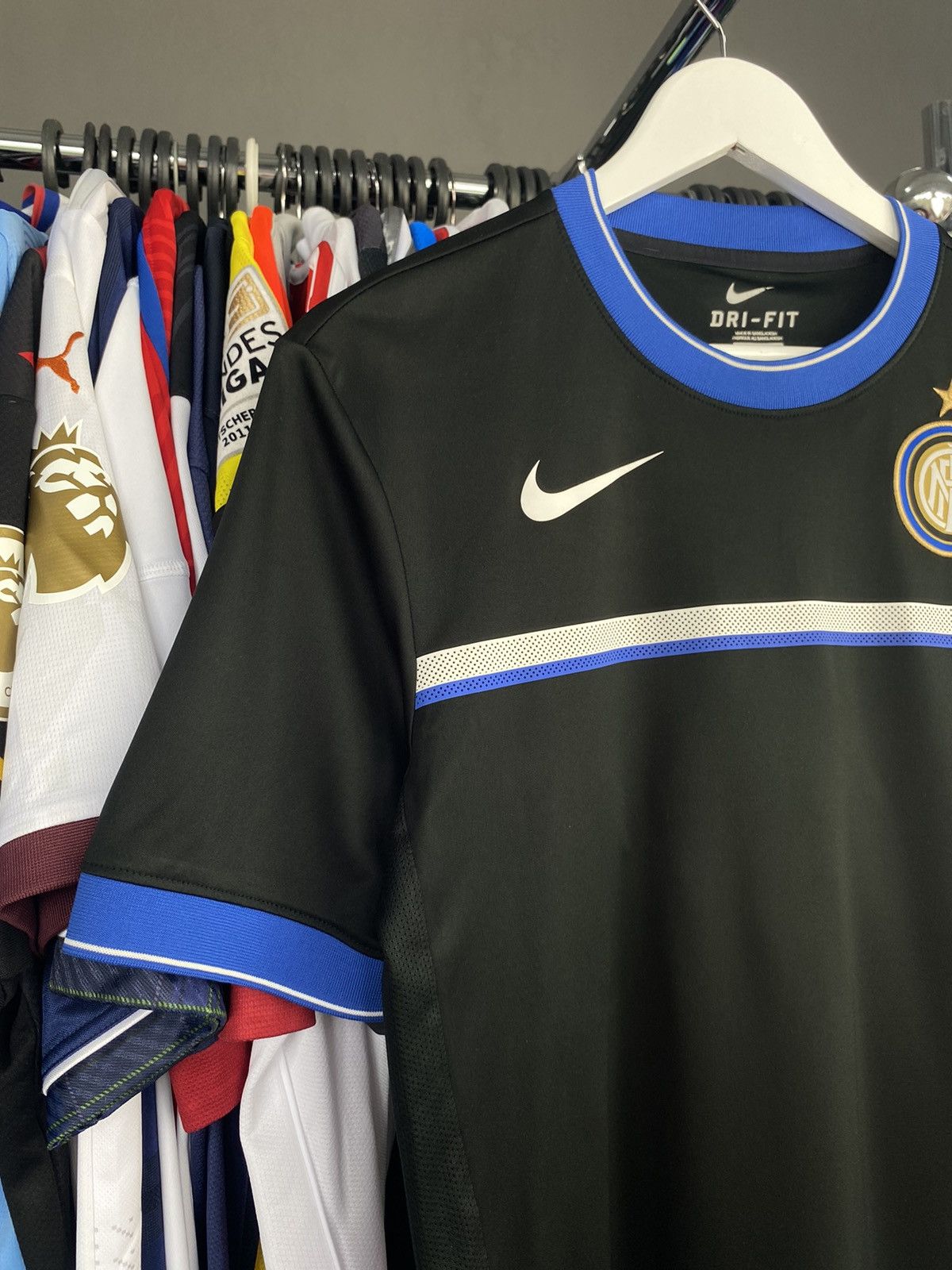 Nike 2011/12 NIKE INTER MILAN SOCCER FOOTBALL JERSEY SHIRT Size US S / EU 44-46 / 1 - 3 Thumbnail
