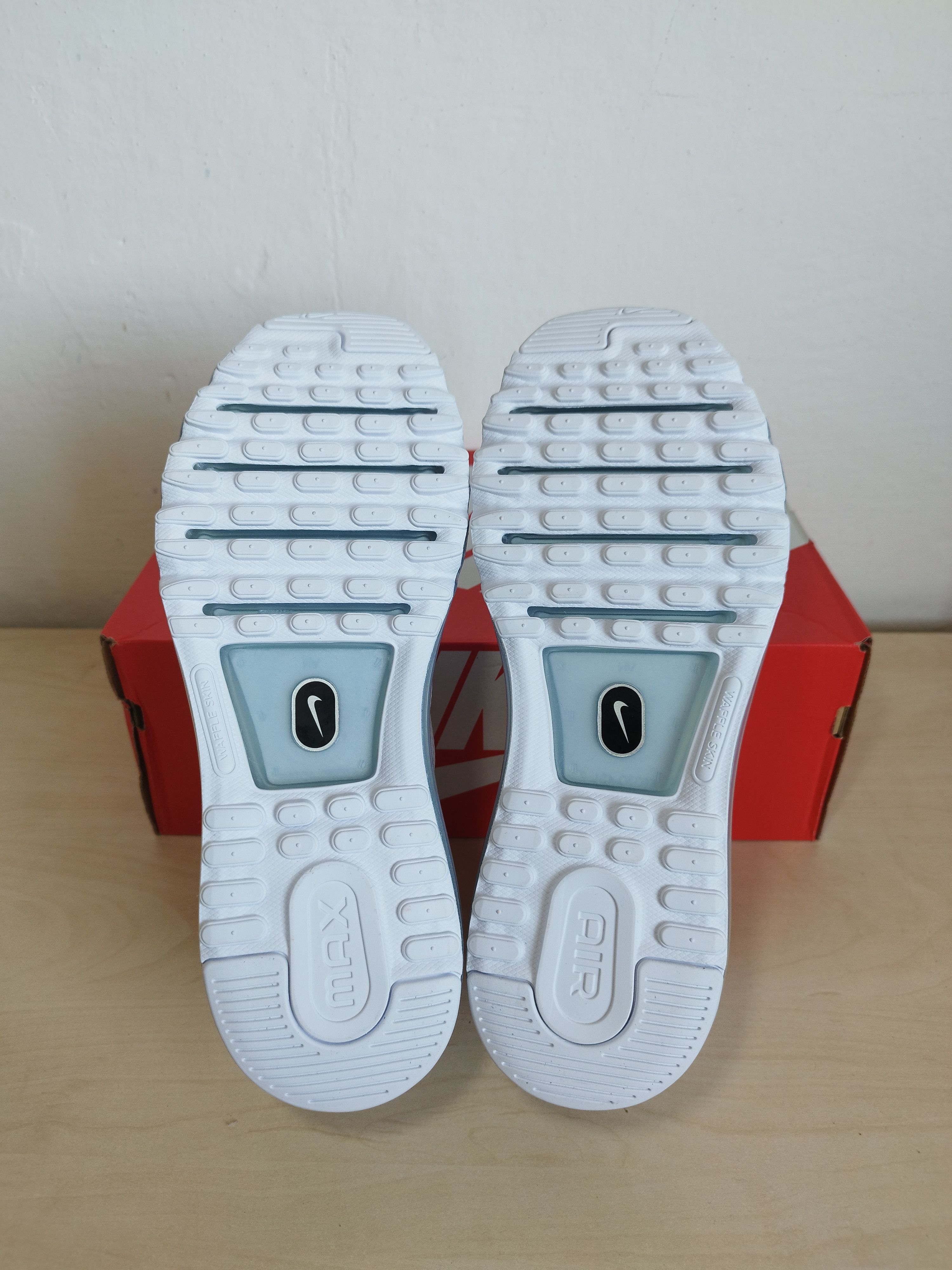 Nike Nike air max 2013 Size US 10 / EU 43 - 4 Thumbnail
