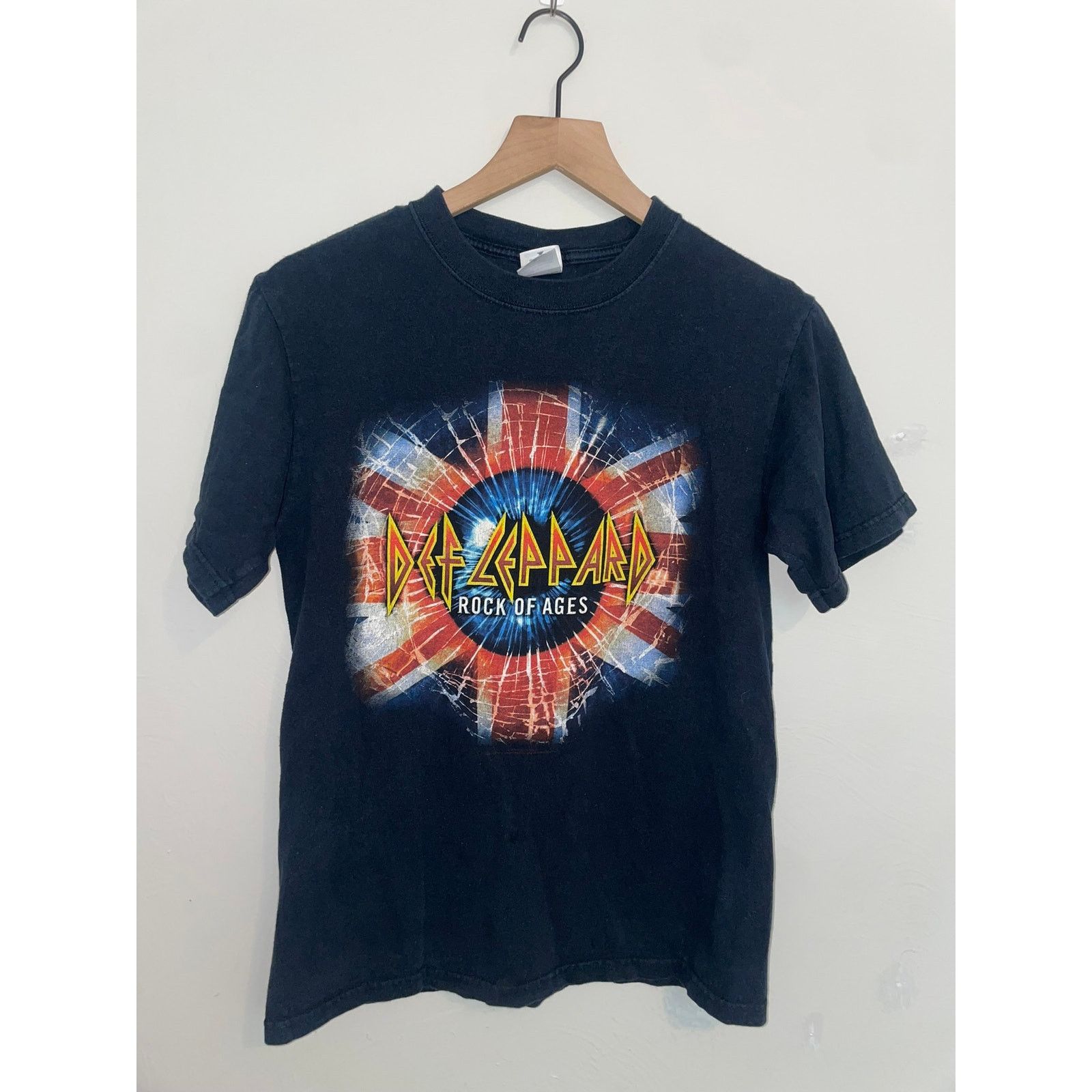 Anvil Def Leppard Shirt Rock Of Ages Tour Concert Rock Tee 2005 S Size US S / EU 44-46 / 1 - 1 Thumbnail