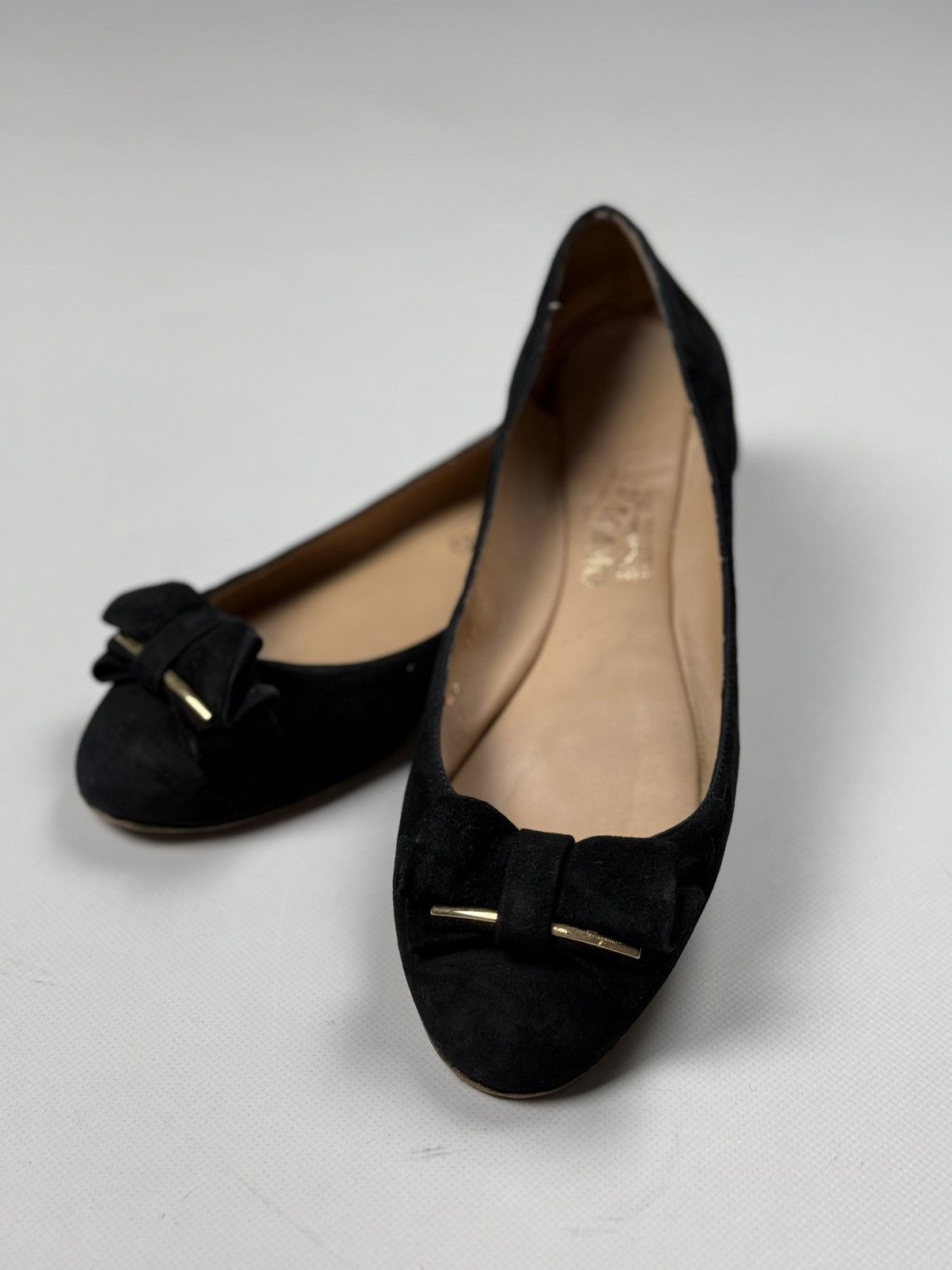 Salvatore Ferragamo Salvatore Ferragamo Ladies Suede Flats Ballets Shoes Size US 8.5 / IT 38.5 - 14 Thumbnail