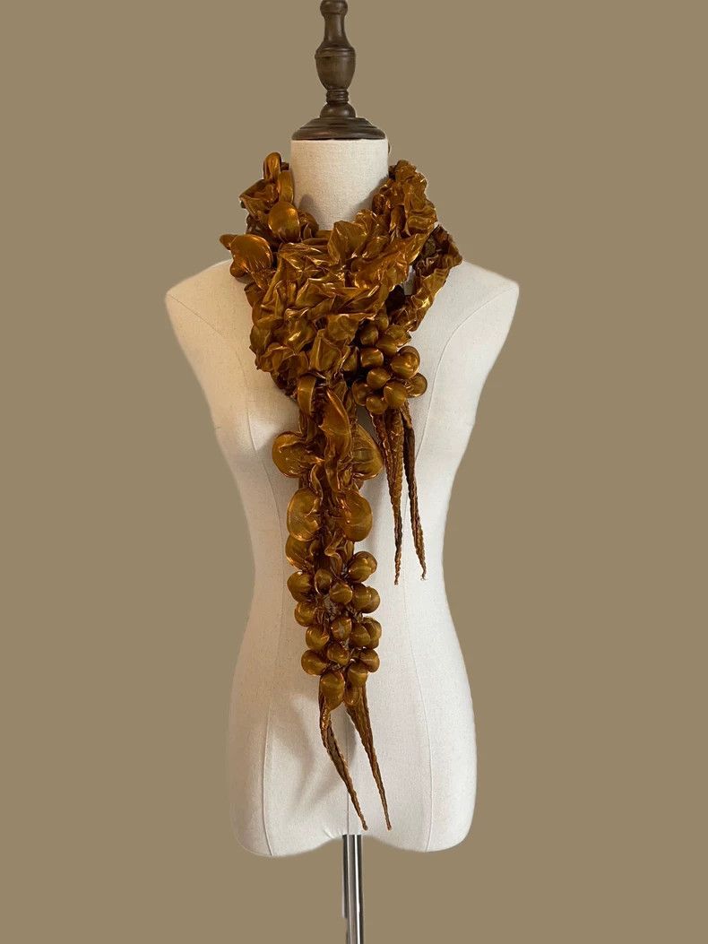 Issey Miyake Issey Miyake Golden dragon whisker bubble scarf Size ONE SIZE - 2 Thumbnail