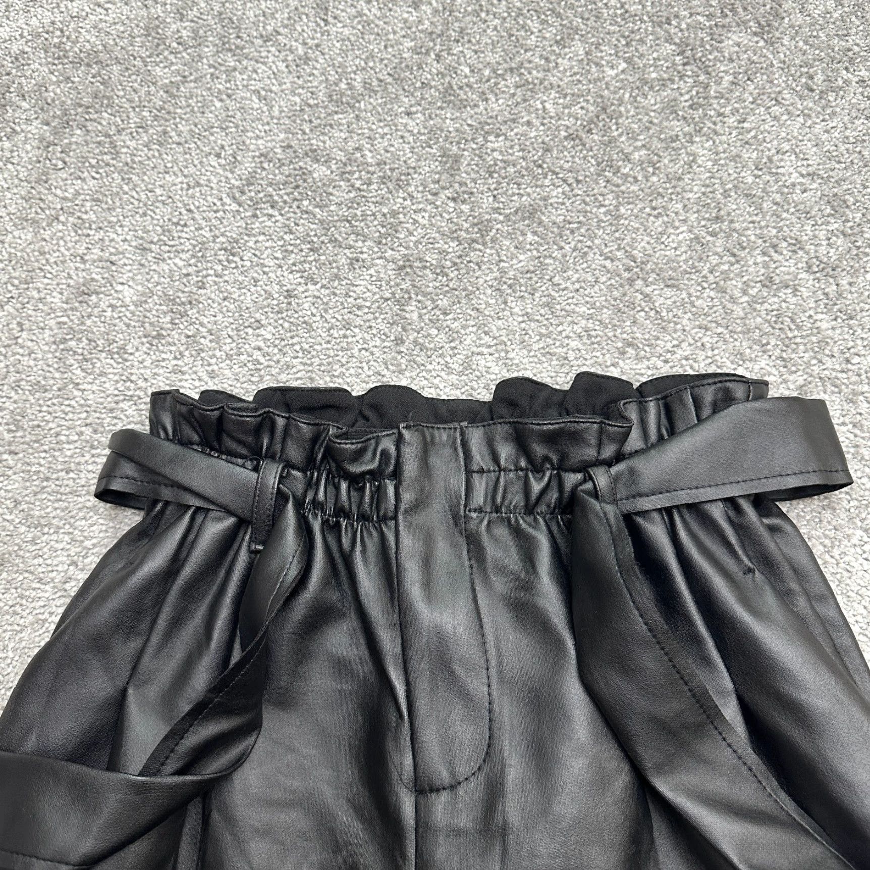 AQUA Aqua Luxe By Bloomingdale's Leather Paperbag Pants Womens Small Black Belt 24x27 Size 28" / US 6 / IT 42 - 3 Thumbnail