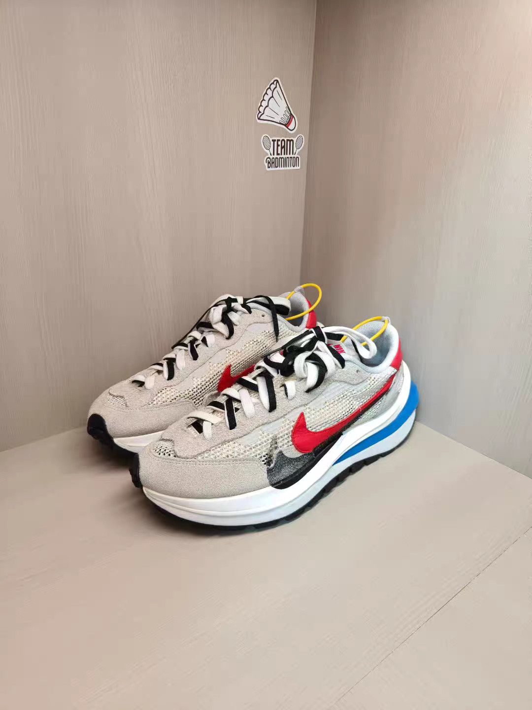 Nike Nike × sacai 3.0 Grey/White/Red K15 Size US 11.5 / EU 44-45 - 1 Thumbnail