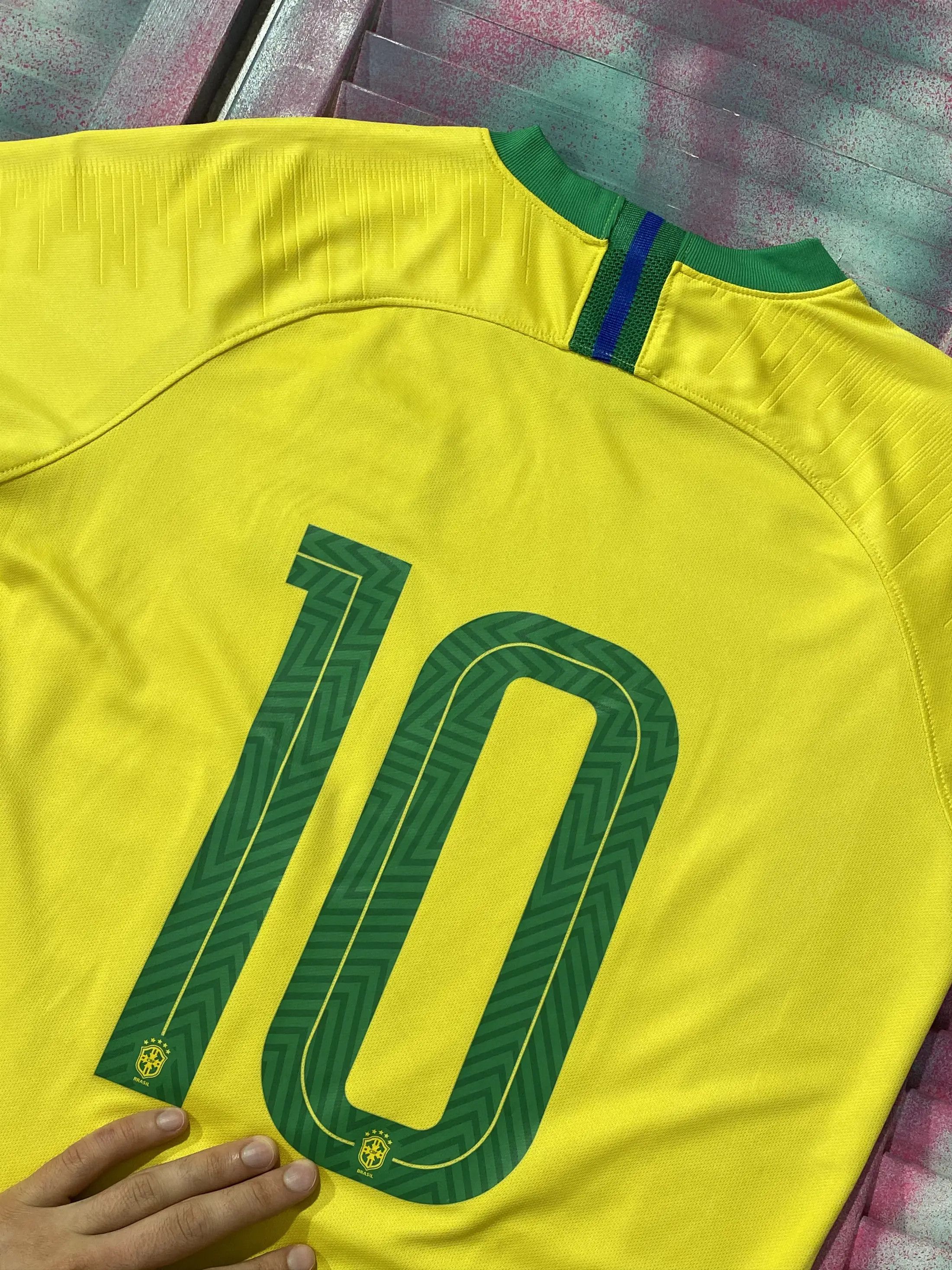 Vintage Vintage Y2K Brasil #10 Soccer Jersey Size US S / EU 44-46 / 1 - 4 Thumbnail
