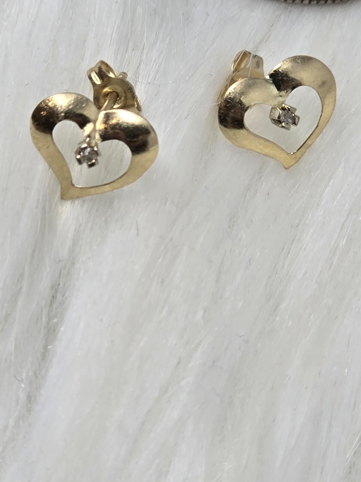 The Unbranded Brand 14k Solid Gold Diamond Heart Stud Earrings Petite Size ONE SIZE - 6 Thumbnail