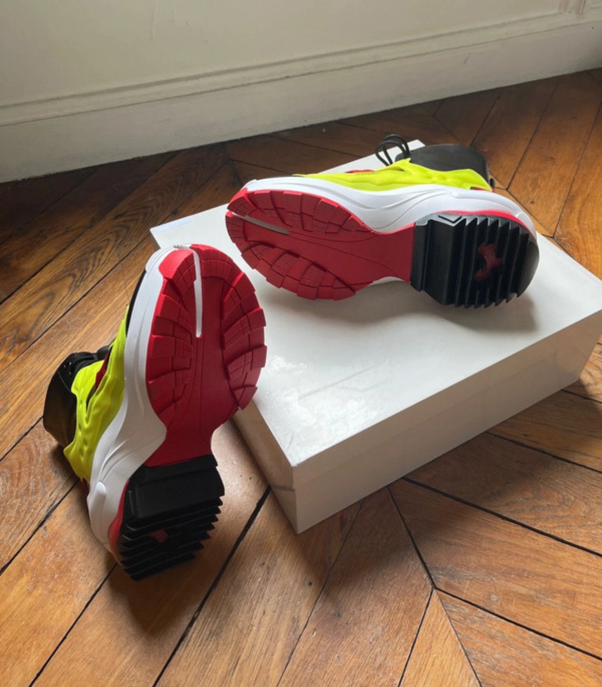 Maison Margiela × Reebok Instapump Maison Margiela x Reebok Tabi Sneaker Size US 9 / EU 42 - 3 Thumbnail