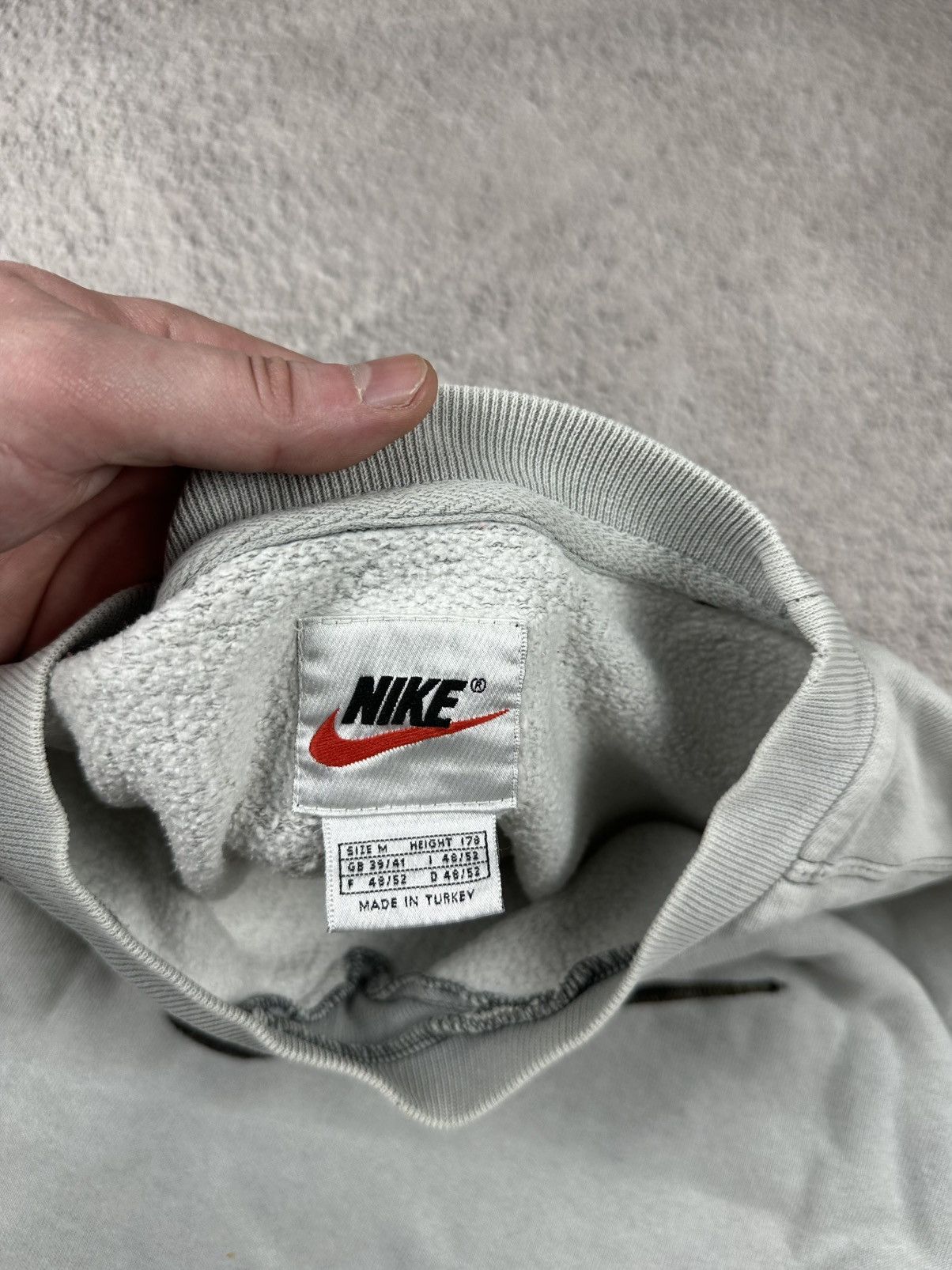 Nike Vintage Nike Sweatshirt Boxed Logo Faded Y2K Rare 90s SK8 Size US M / EU 48-50 / 2 - 5 Thumbnail