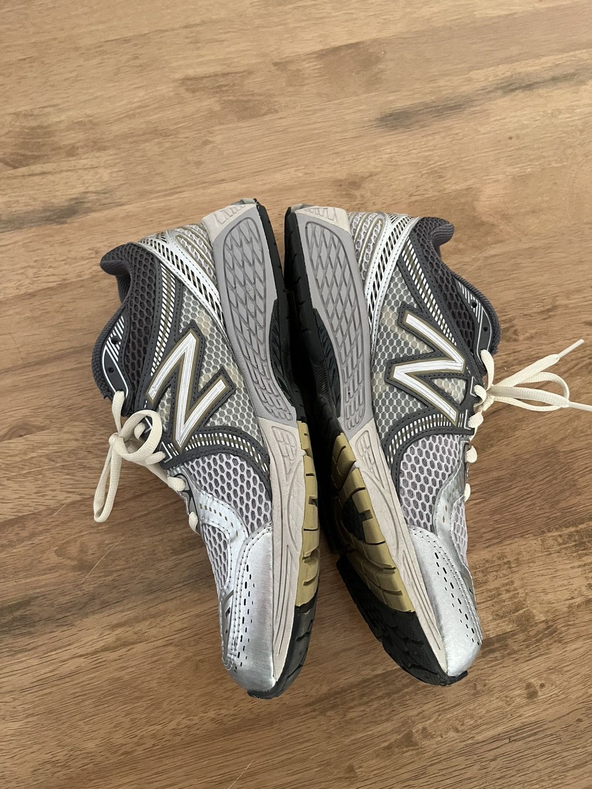 New Balance New Balance 860v2 Size US 10 / EU 43 - 4 Thumbnail