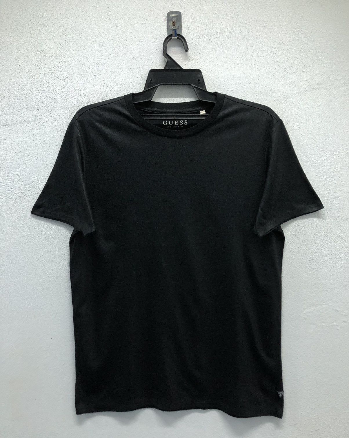 Guess × Vintage GUESS Men's Basic Black T-Shirt – Size Small Size US S / EU 44-46 / 1 - 1 Thumbnail