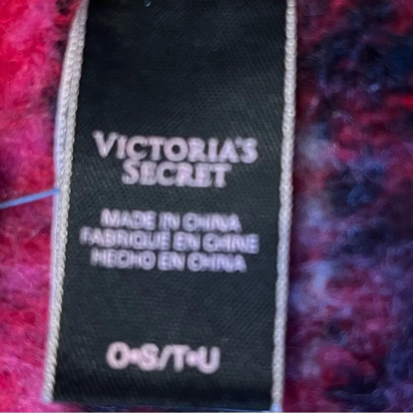 Victoria's Secret Victoria’s Secret scarf, new with tags Size ONE SIZE - 4 Thumbnail