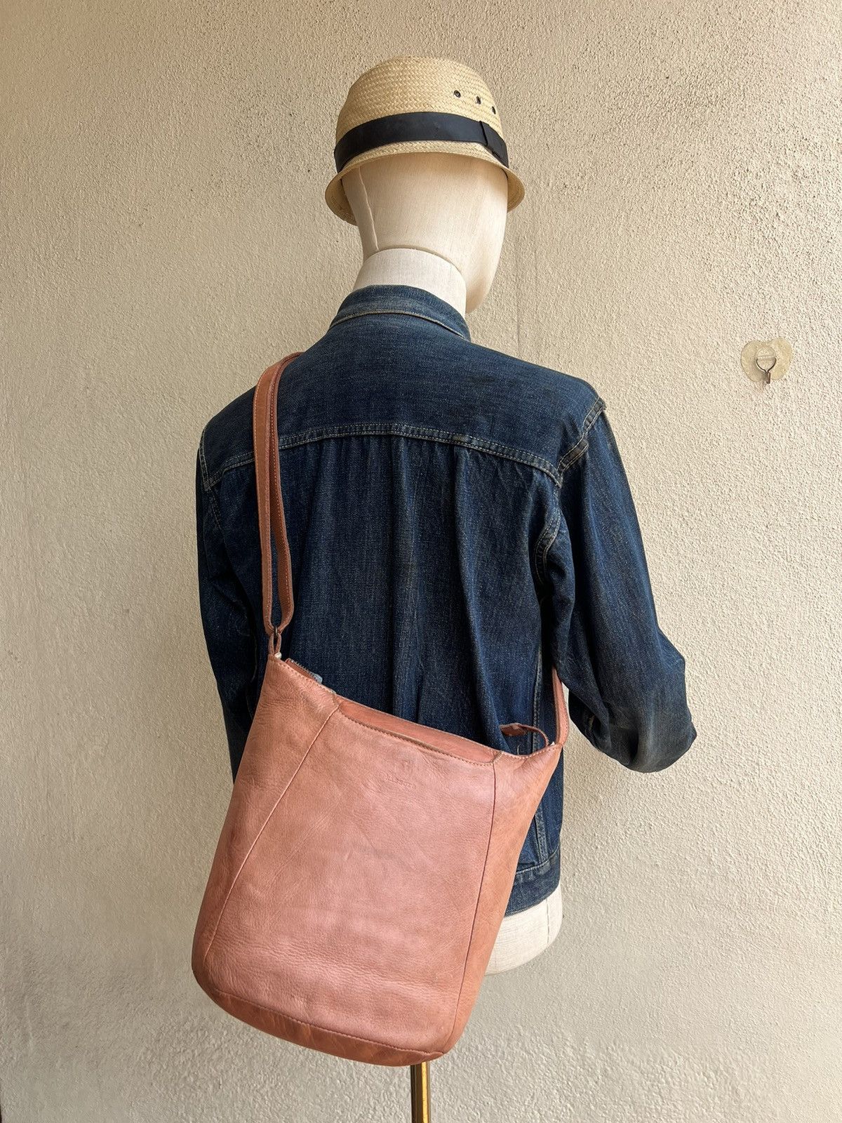 Leather Kissora Japan Muddy Patina Leather Sling Bag Size ONE SIZE - 3 Thumbnail