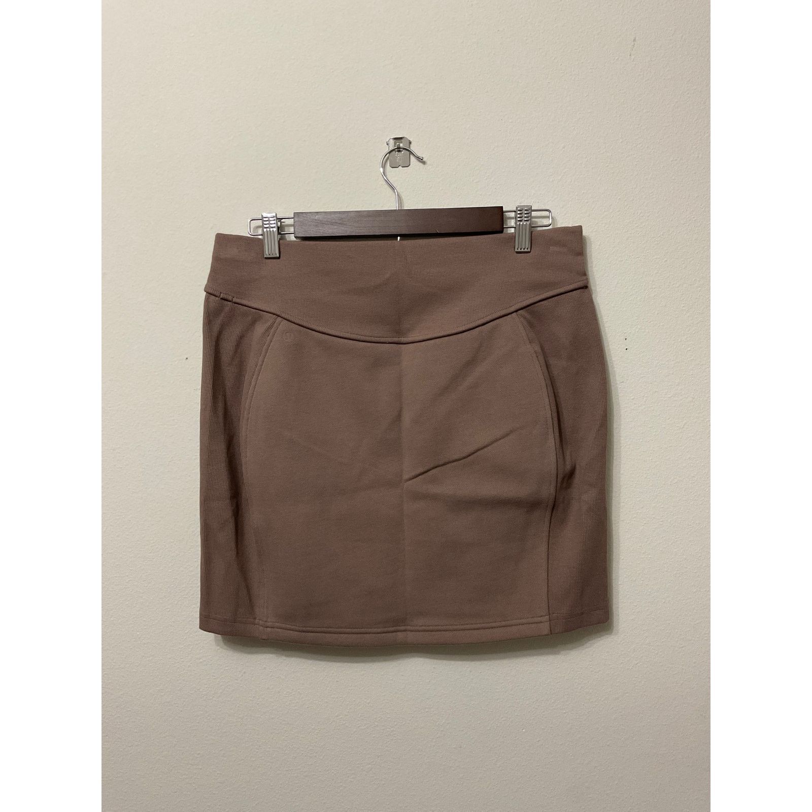 Lululemon NWT Lululemon Scuba HR Mini Skirt Sz L MSRP $78 Taupetastic Size 30" / US 8 / IT 44 - 4 Thumbnail