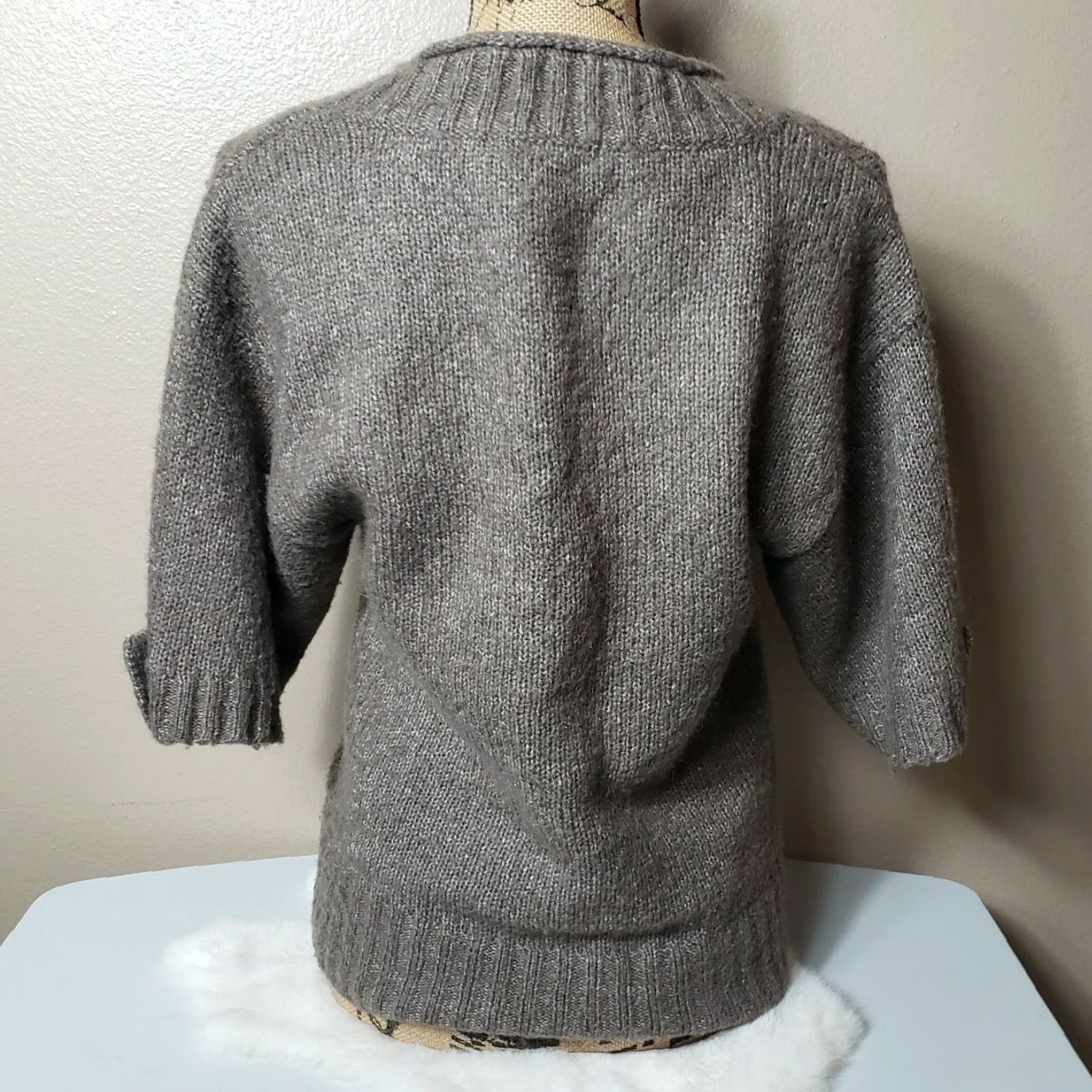 Vintage Carolyn Taylor Sweater V-Neck Half Sleeve Size S Beige Wool Mohair Blend Button Detail Womens Pullover 90s Accent? Wait no. Size S / US 4 / IT 40 - 2 Thumbnail