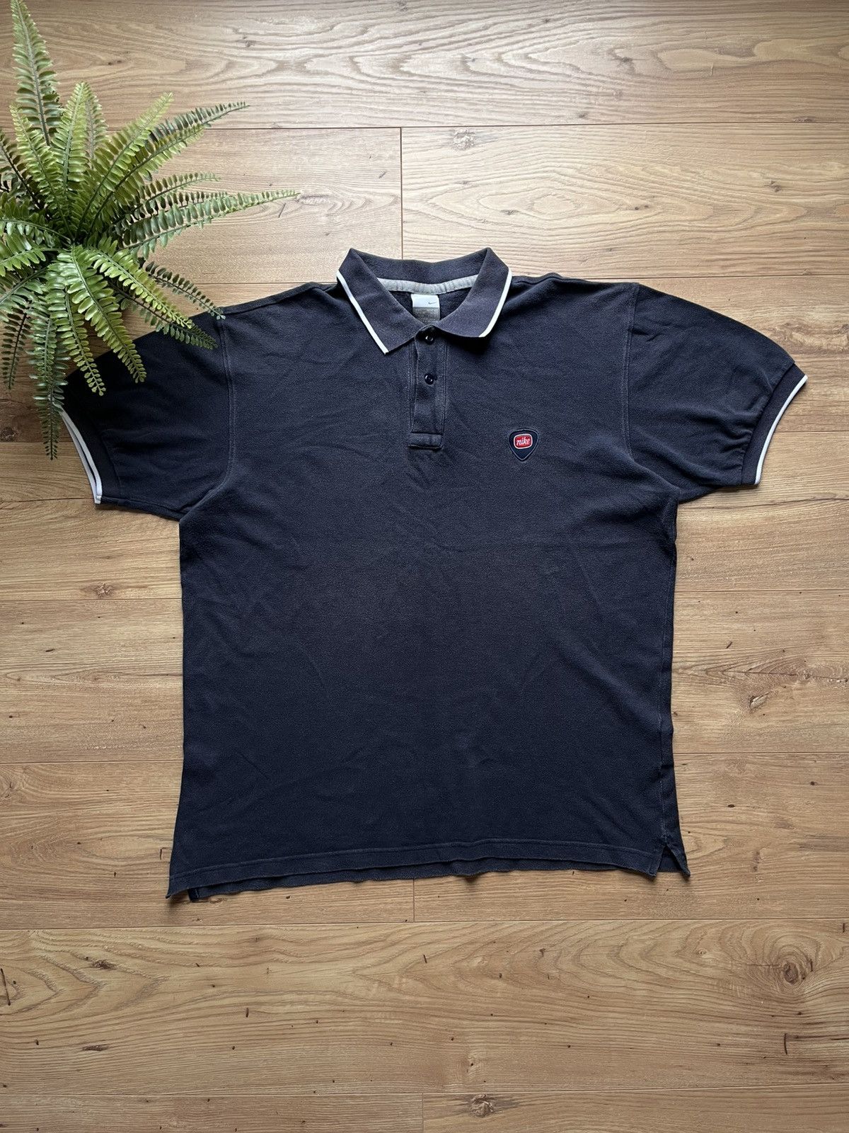 Nike 90’s NIKE RETRO SUNFADED SWOOSH LOGO Y2K RARE POLO TEE Size US L / EU 52-54 / 3 - 1 Thumbnail