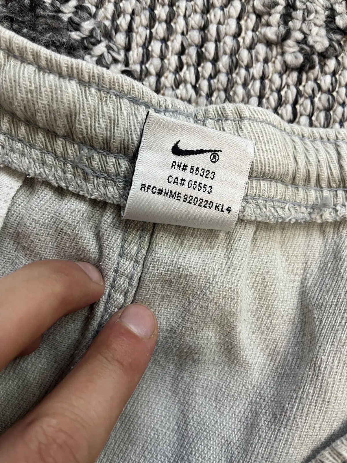 Nike Vintage Nike USA Grey Corduroy Shorts Swoosh Embroidered Size US 34 / EU 50 - 4 Thumbnail