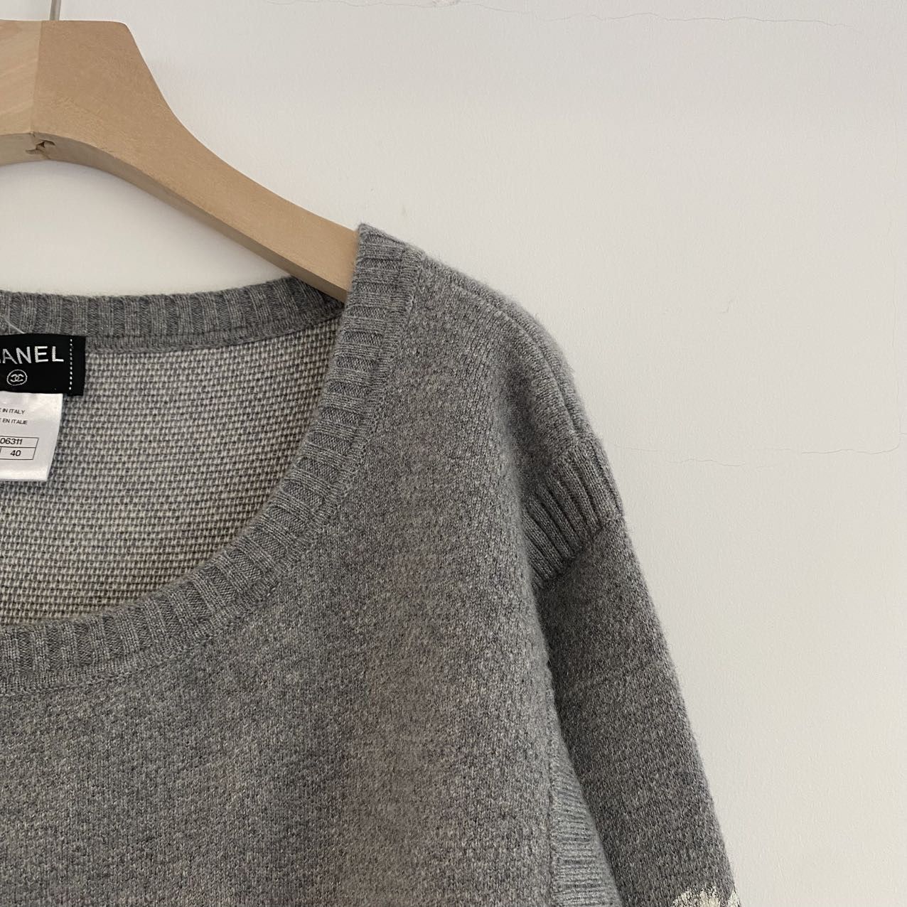 Chanel Chanel Grey Lion Cashmere Long Sleeve Knit Sweater K26WX Size M / US 6-8 / IT 42-44 - 3 Thumbnail