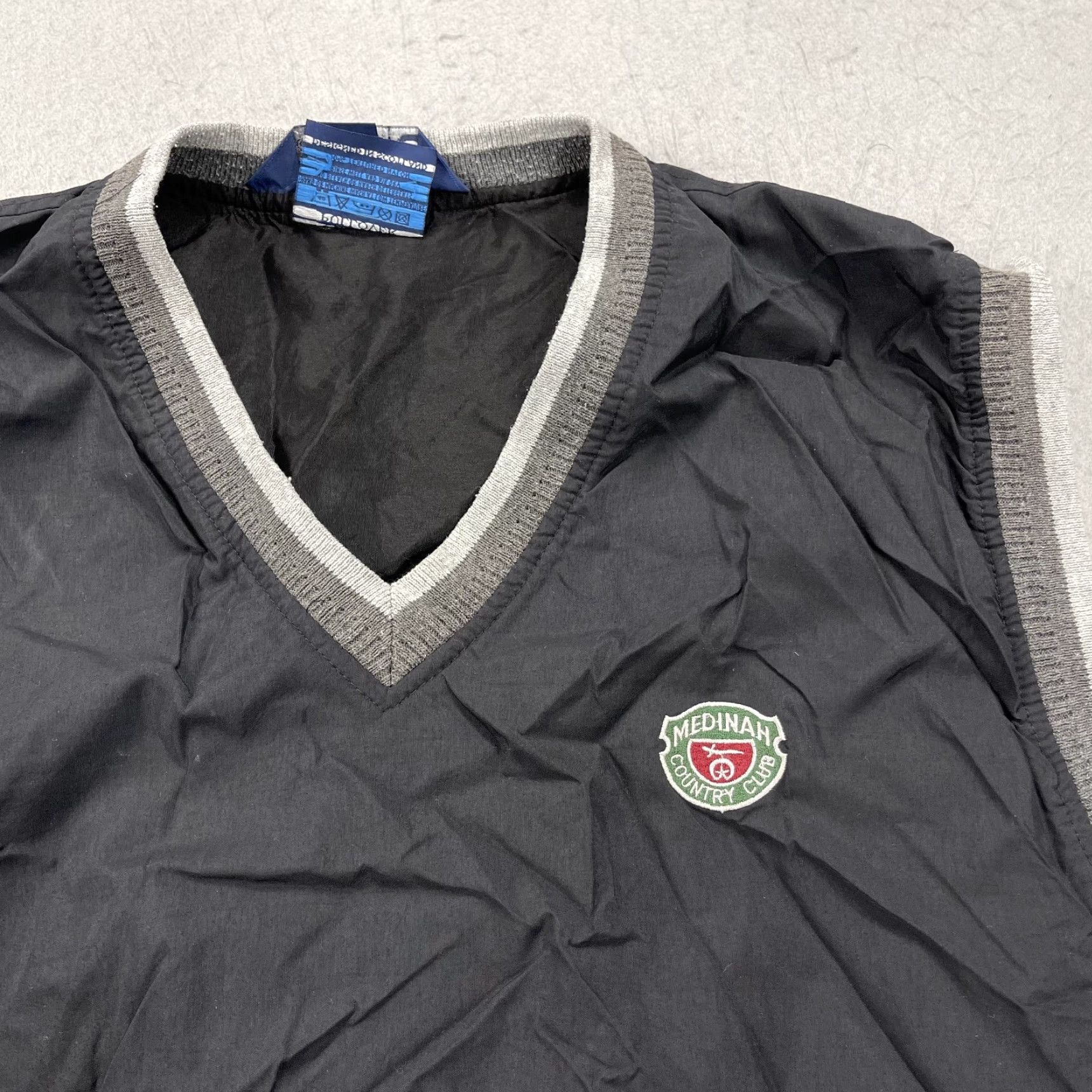 Vintage VINTAGE Sunderland of Scotland Medinah Country Club Golf Vest Mens XL Black Windbreaker Size US XL / EU 56 / 4 - 2 Thumbnail