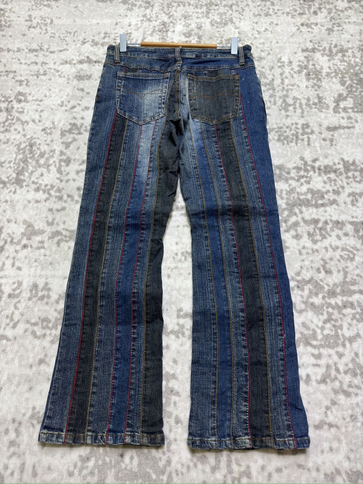 Japanese Brand Vintage No Boundaries Y2K Reconstructed Bootcut Denim Jeans Size US 28 / EU 44 - 2 Thumbnail