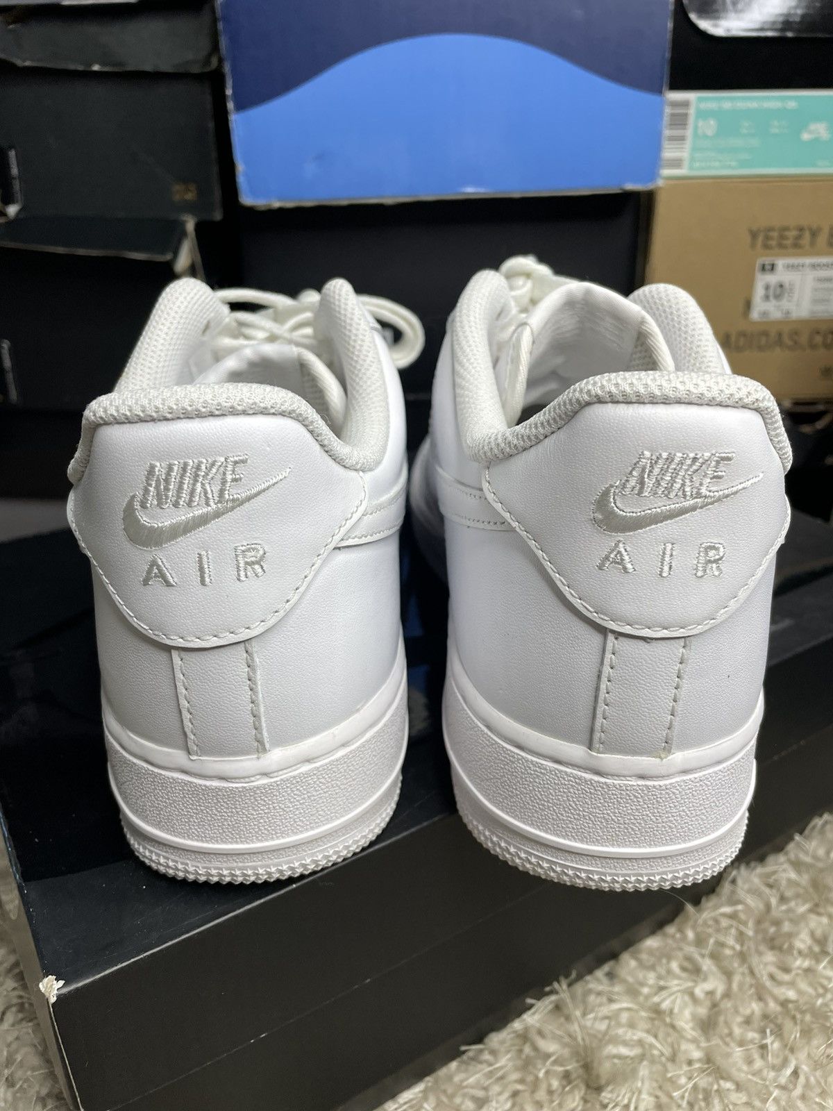 Nike Nike Air Force 1 Triple White Size US 9 / EU 42 - 6 Thumbnail