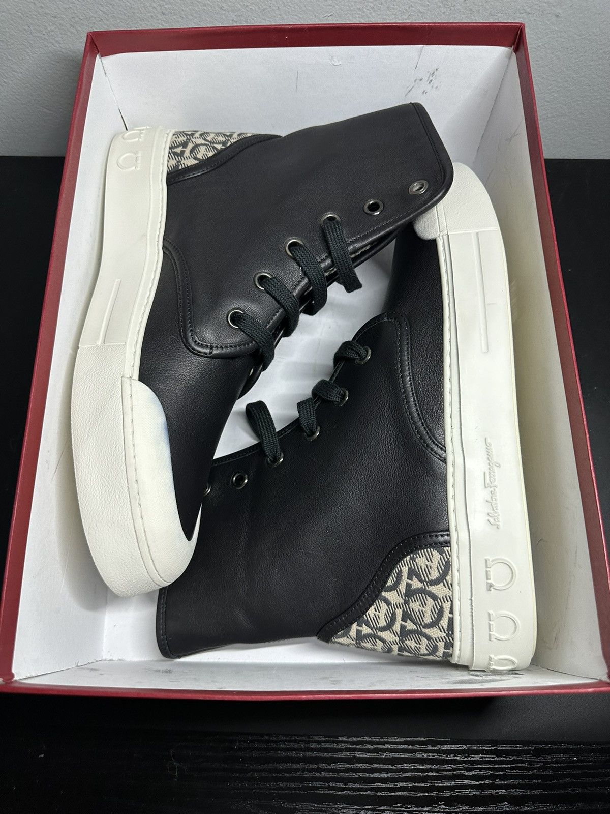 Salvatore Ferragamo SALVATORE FERRAGAMO RIVIERA BLACK LEATHER GANCINI HIGH TOP Size US 8 / EU 41 - 6 Thumbnail