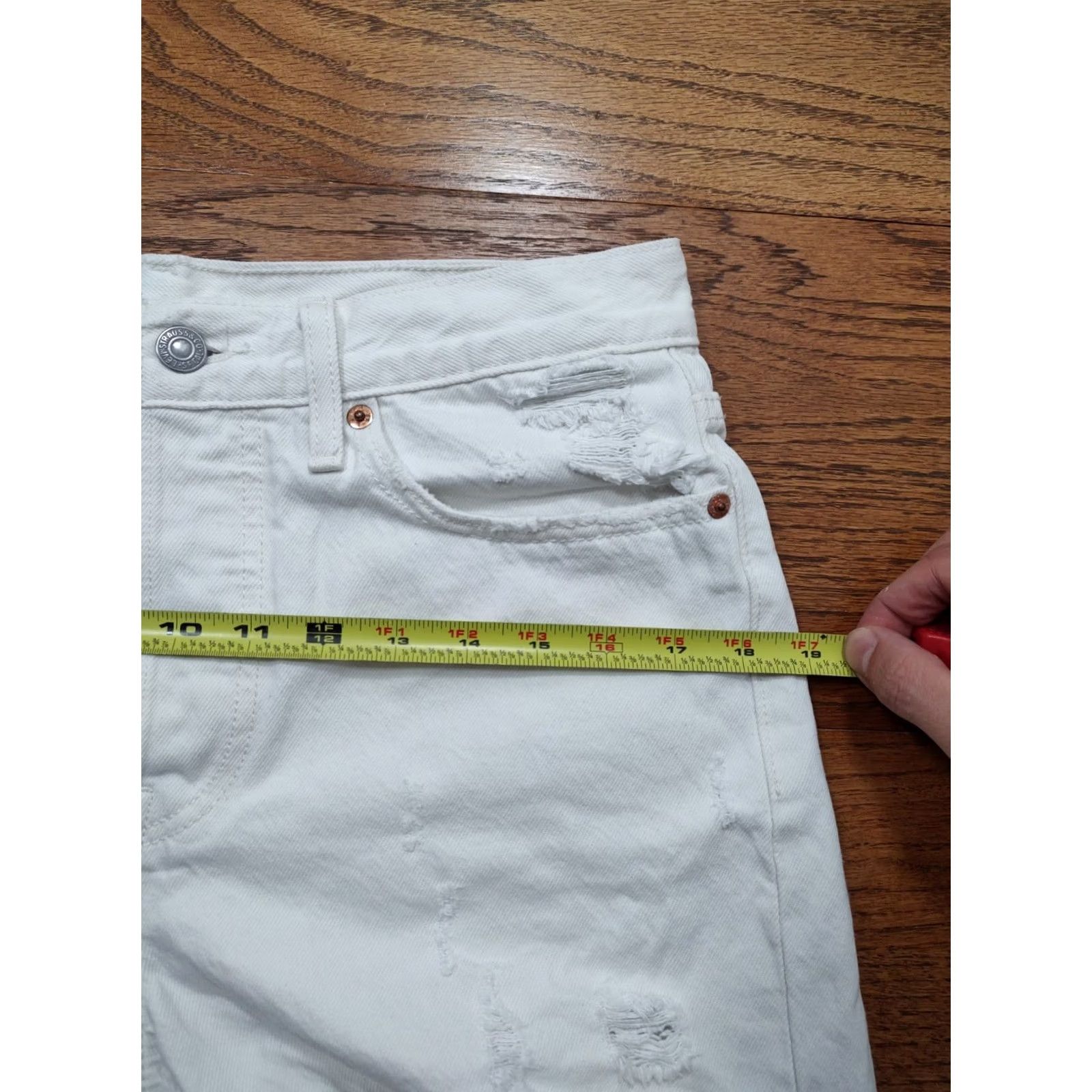 Levi's Levi's 501 Jean Shorts Womens Tag 30 White Raw Hem High Rise Button Fly Casual Size 30" / US 8 / IT 44 - 7 Thumbnail