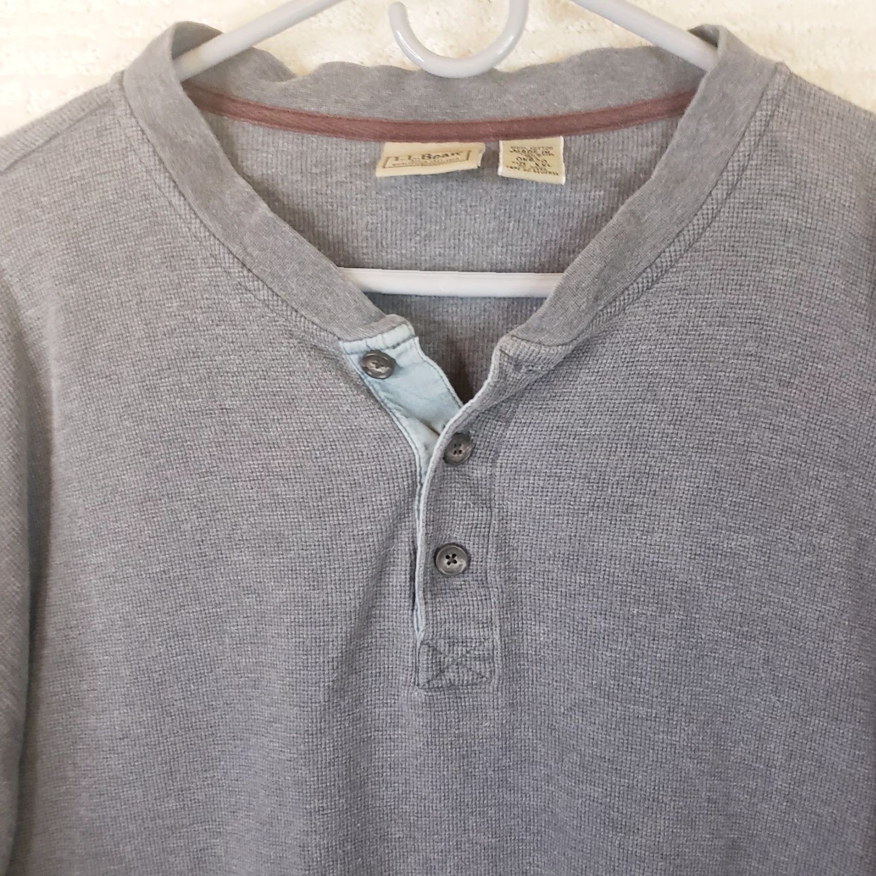 Vintage VINTAGE LL Bean Henley Shirt Men 2XL Gray Cotton Regular Long Sleeve Shirt Mens LL Bean Henley 2XL Gray Cotton Regular Long Sleeve Size US XXL / EU 58 / 5 - 3 Thumbnail